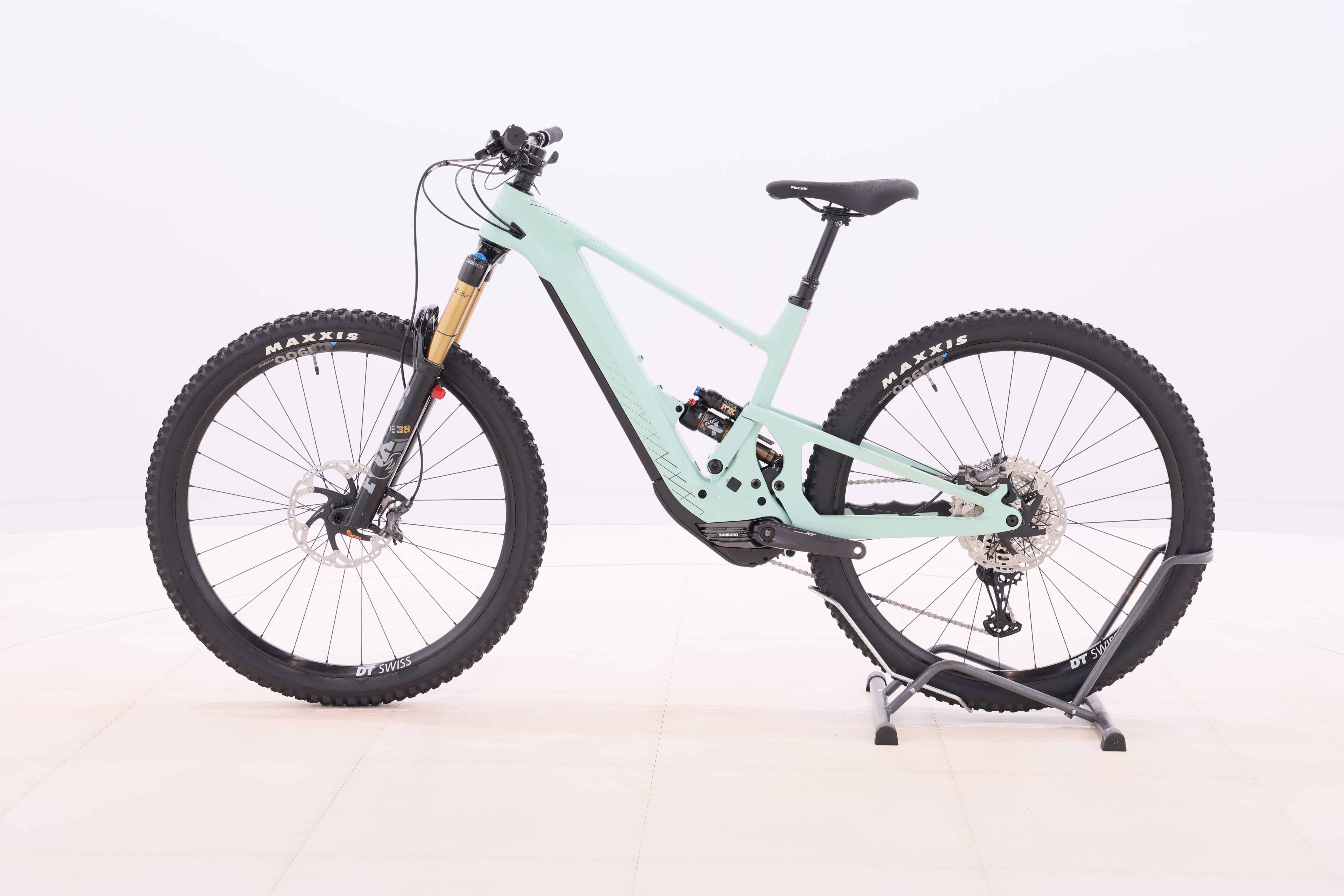 f0c726fe-b897-4fb2-8033-63041e97ce83