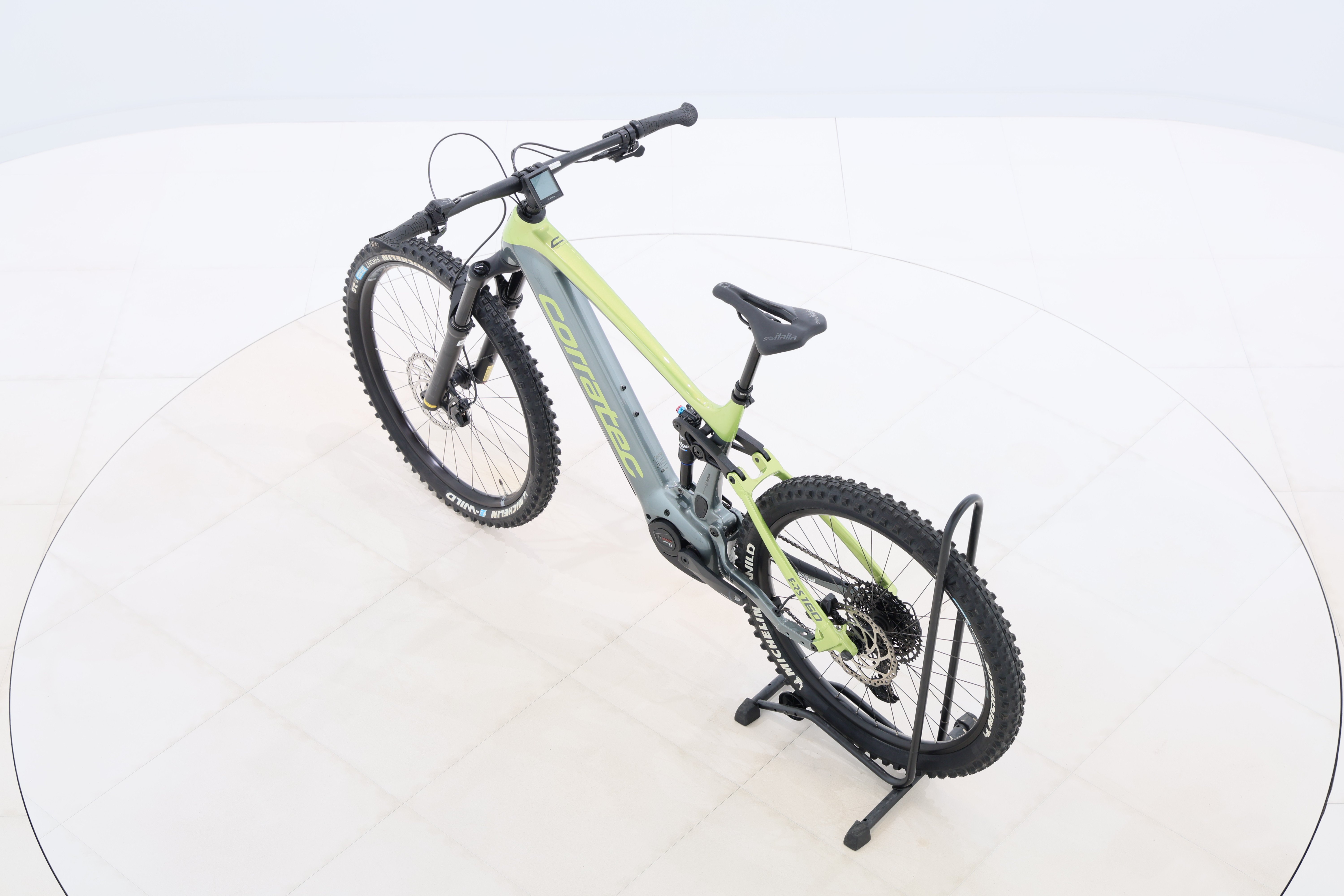 fab7e995-4e9d-4140-9d16-e87d747e85c9