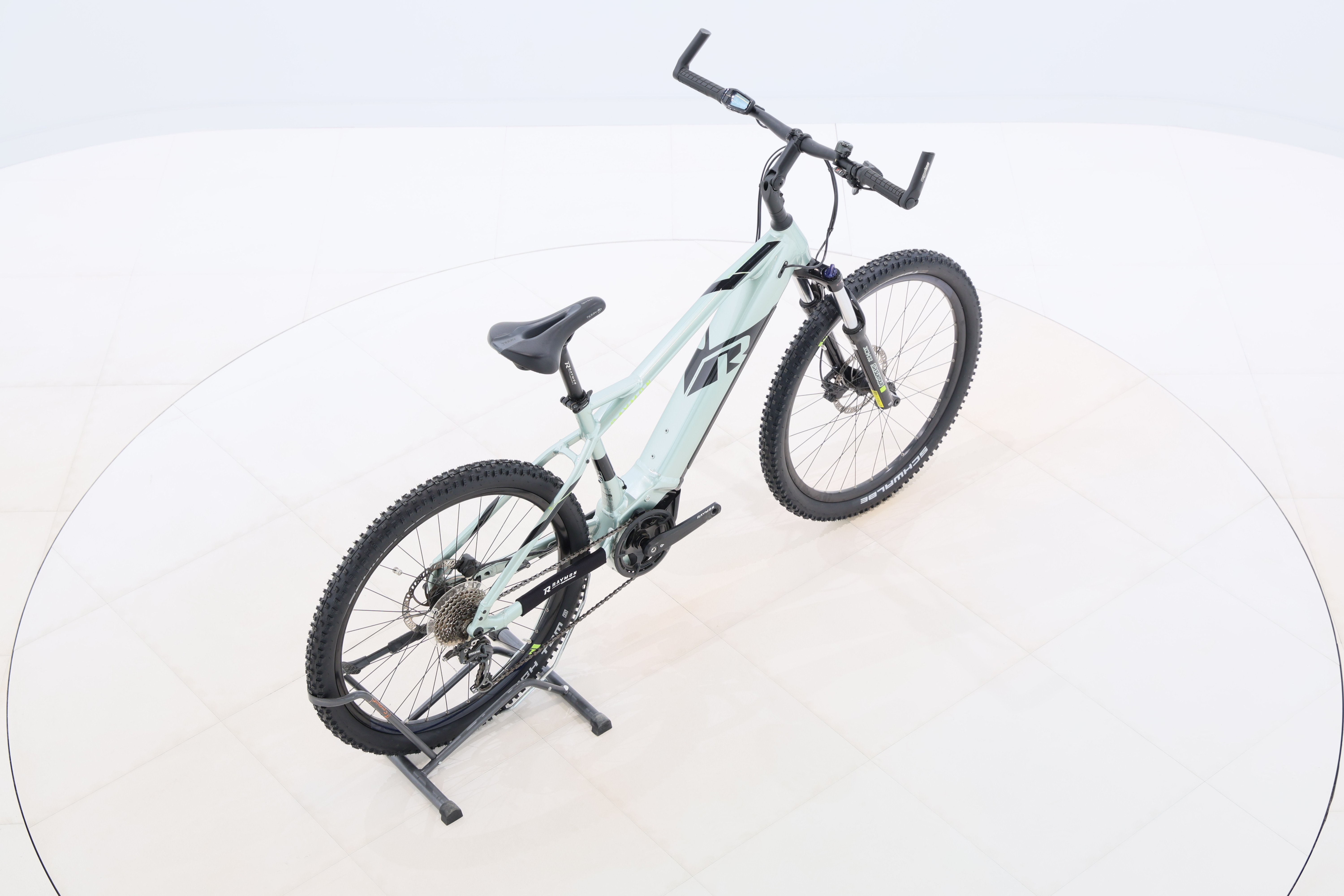 540b7724-e95c-43d3-bfbd-da4b6a1d5f81