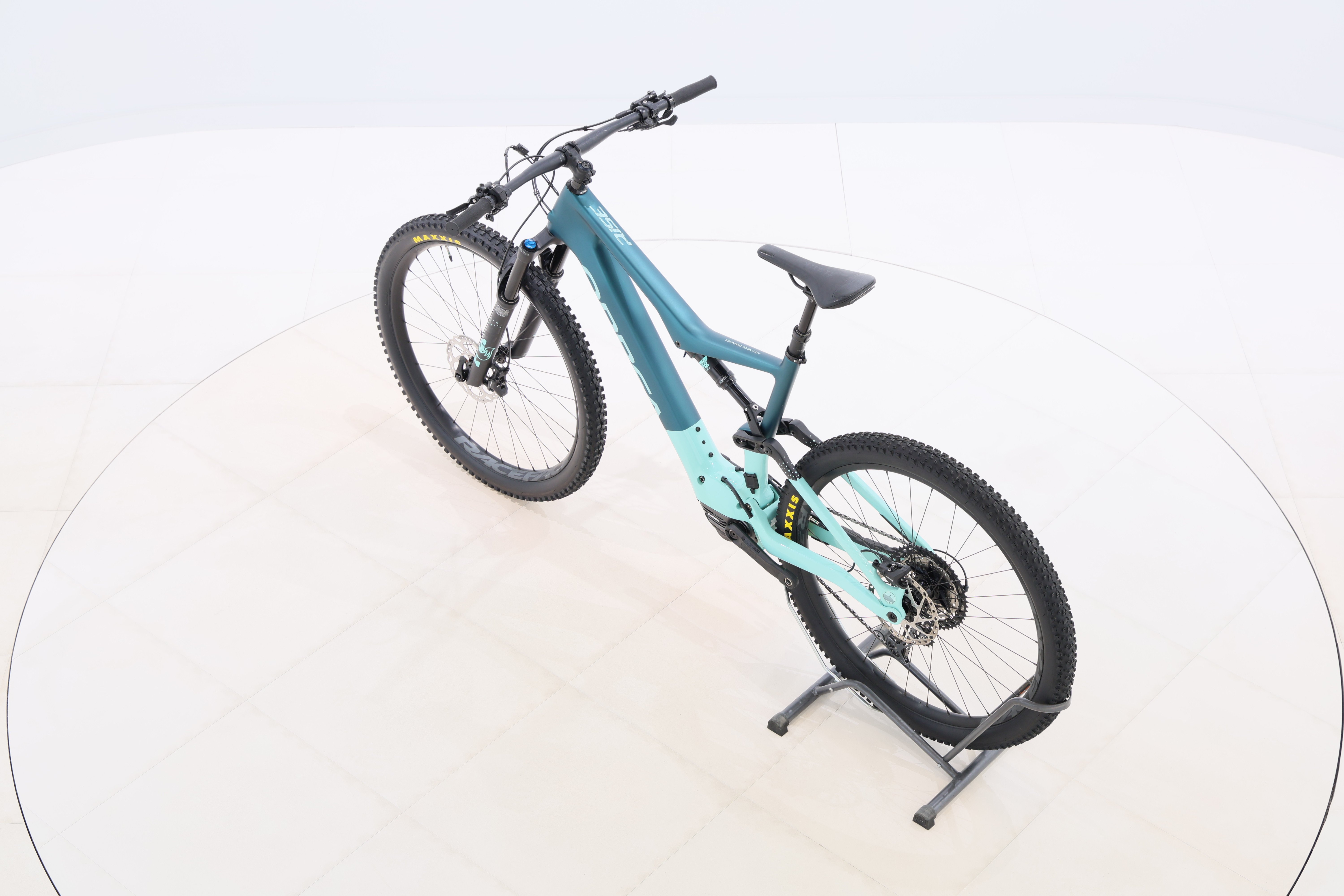 0def2021-f477-4ab7-a82b-b96a62472e42