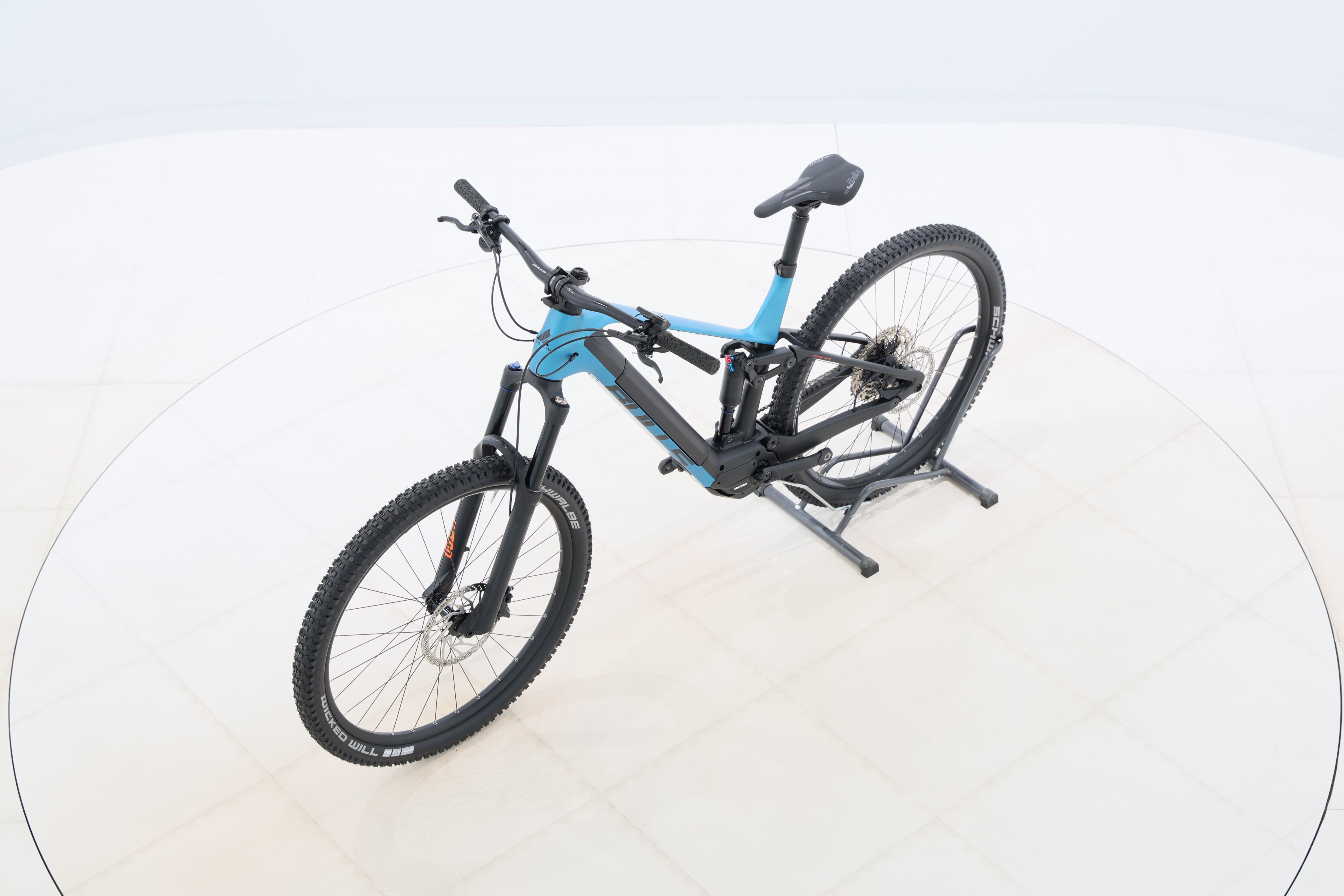 6c374183-84c4-4ece-8043-752668e47e94