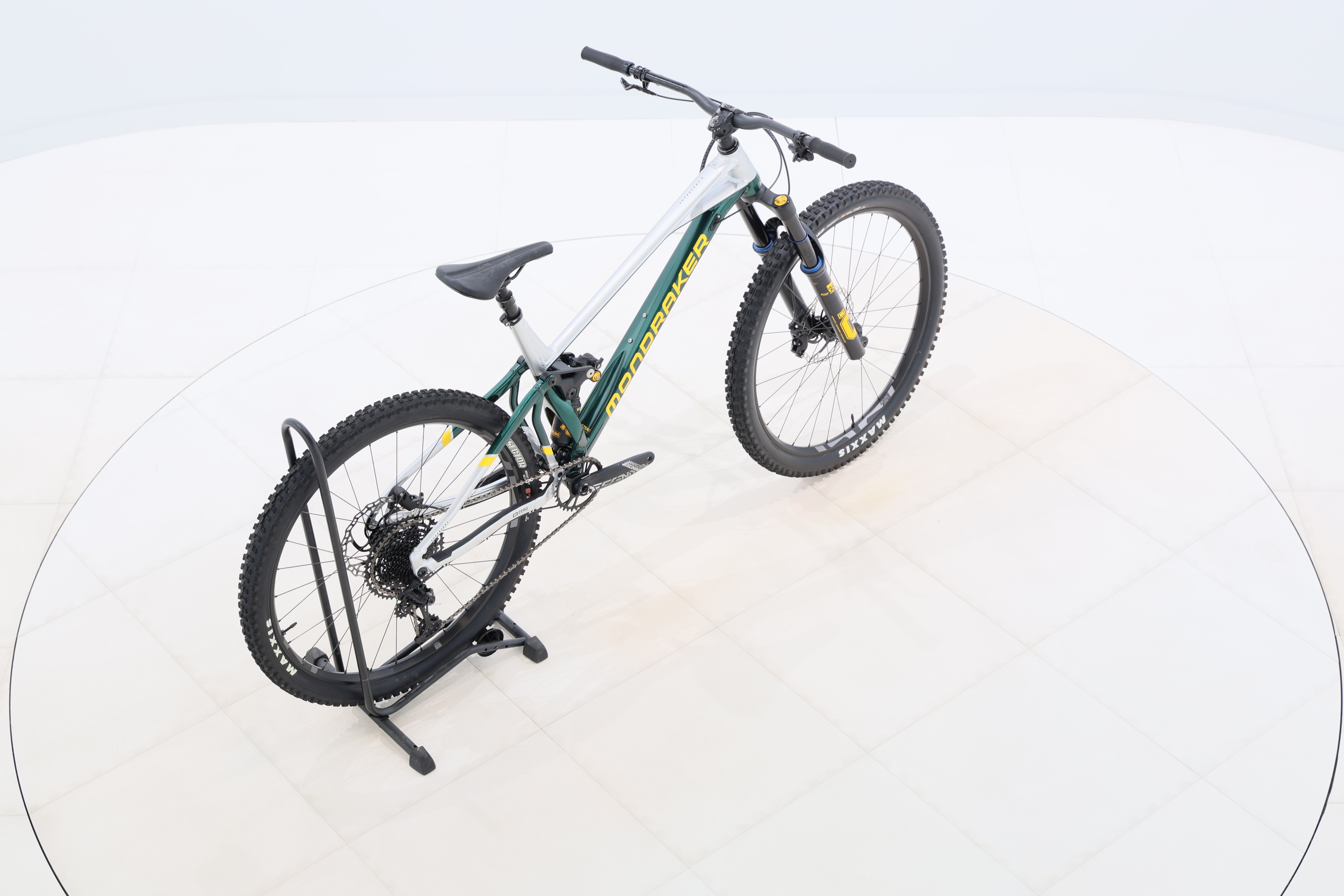 9e318633-d278-45d7-8eff-4aa86e37223b