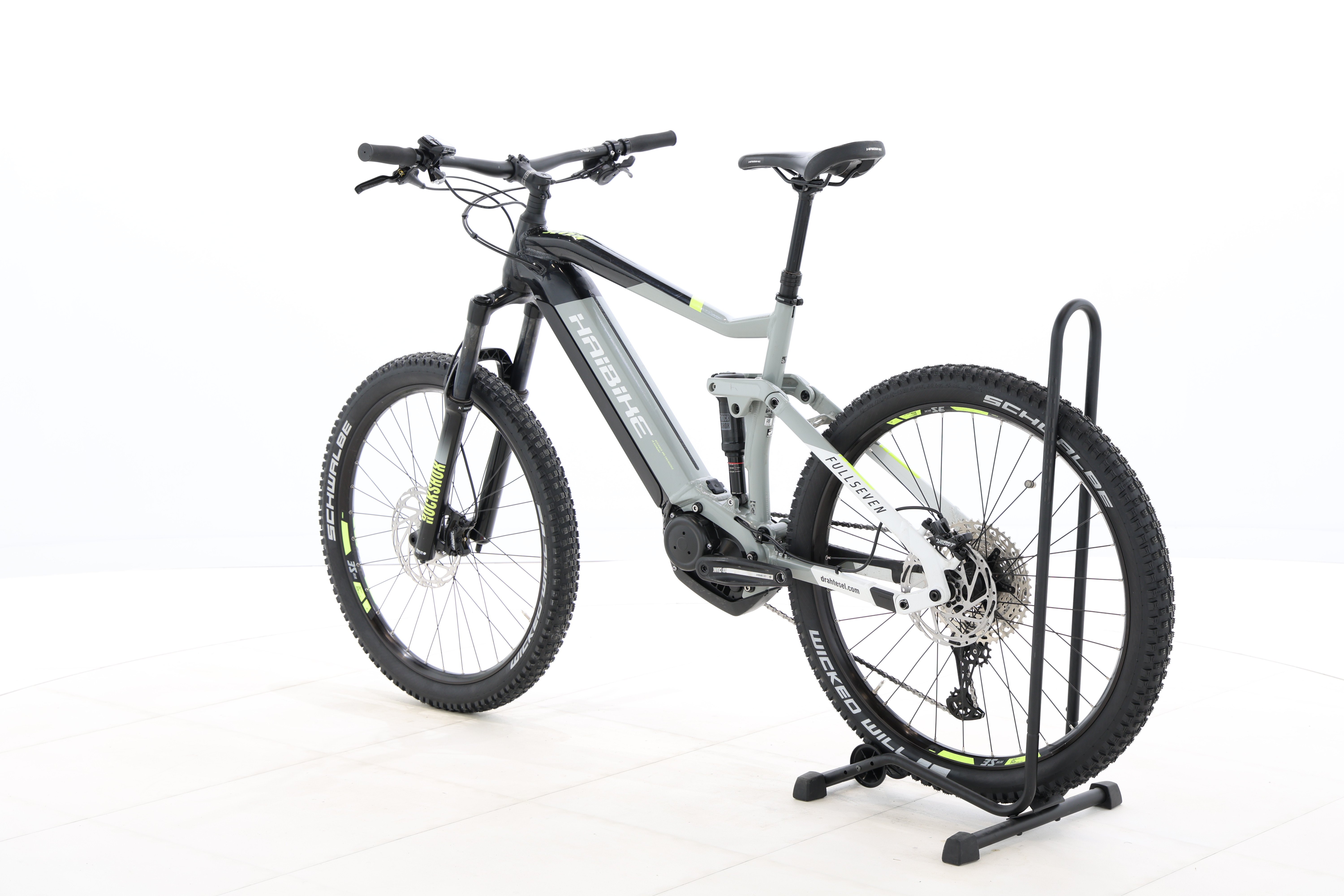 4ce3a4a6-0ab9-40de-8a76-c1470b53eb30