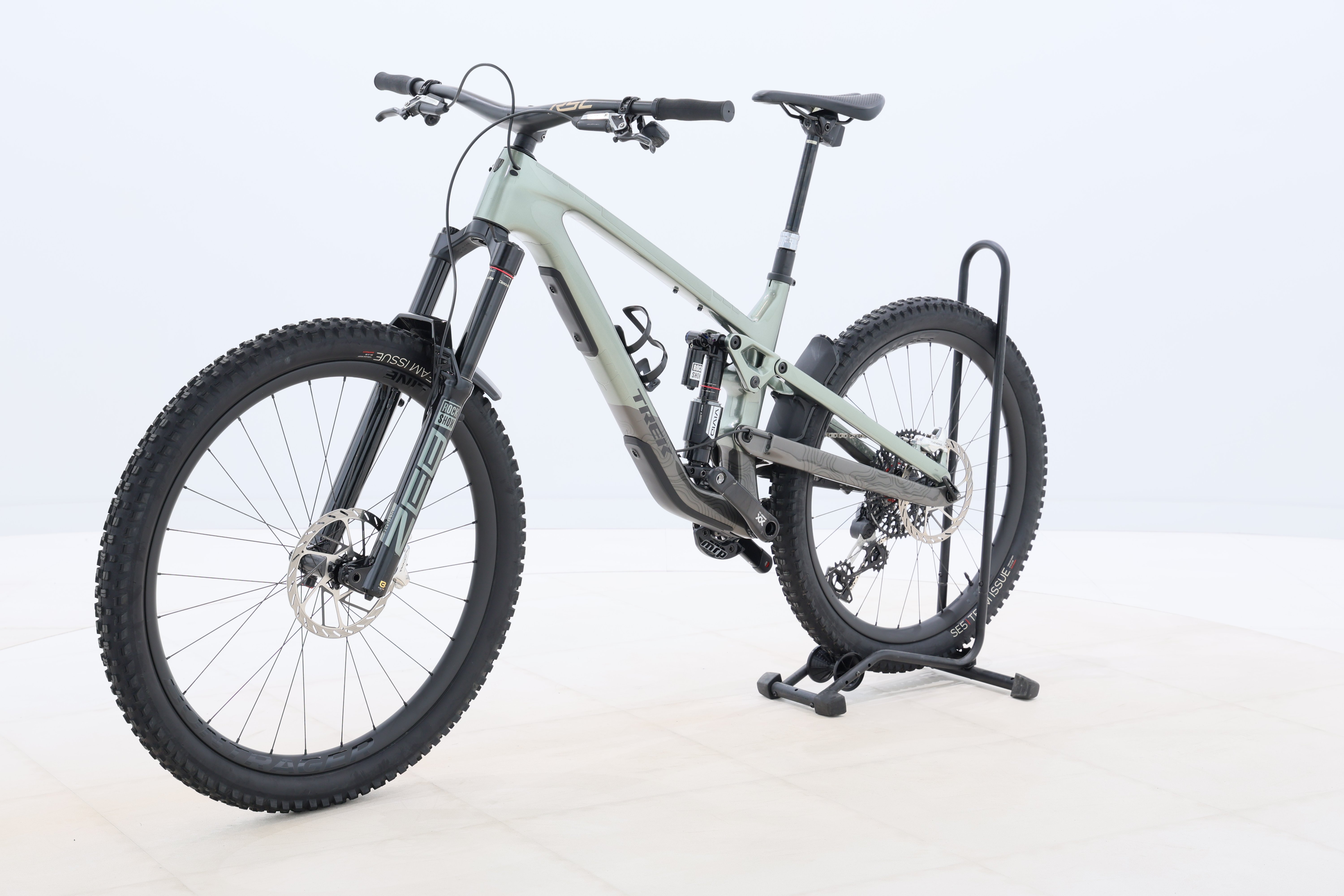 eb6a5caa-0adf-4f87-98a6-59d9a1cf0a60