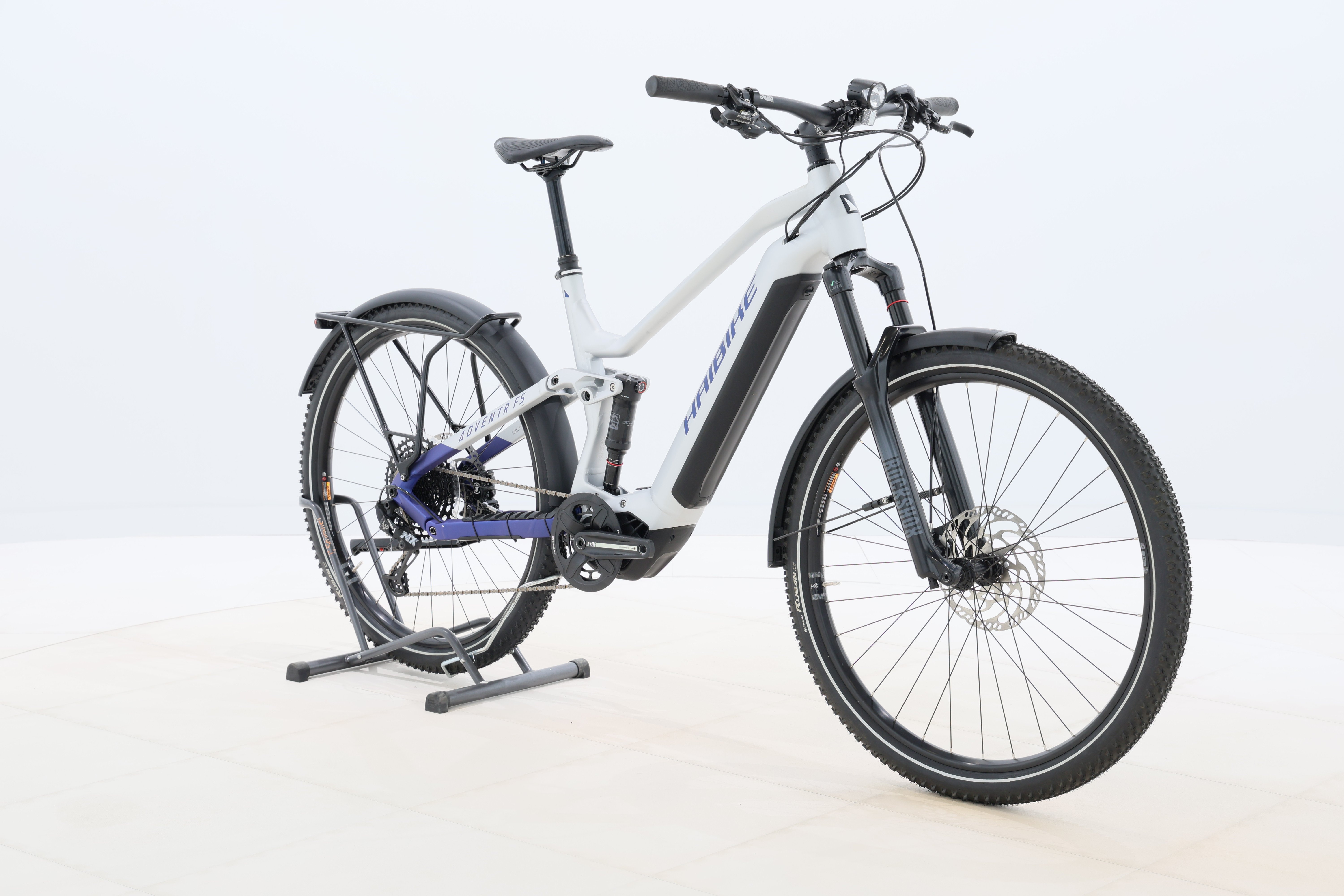 b6b523e9-7b17-45ee-a120-ff586b7d1123