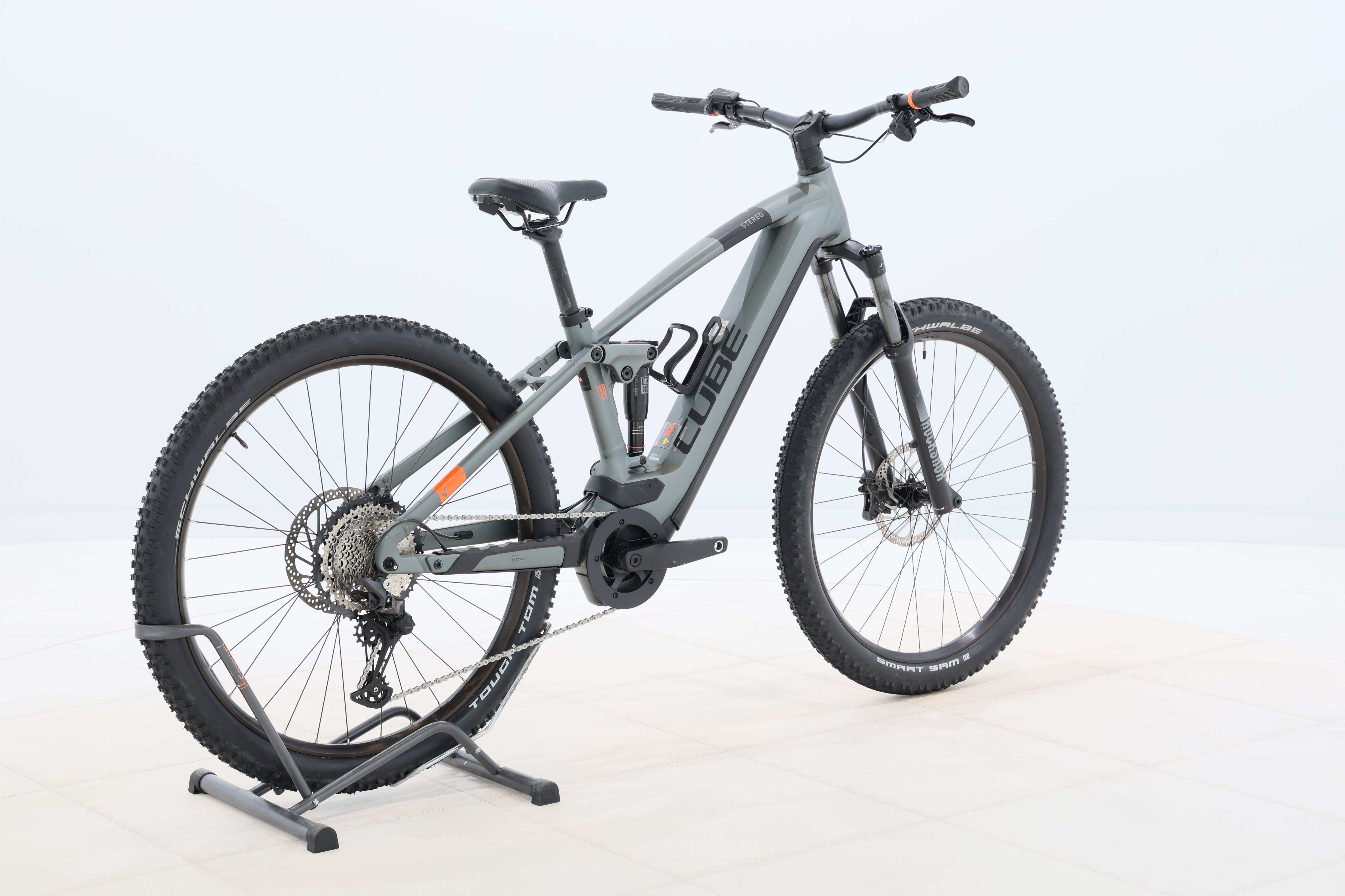 c1478388-8a72-4b9f-9204-7406cf79c24f