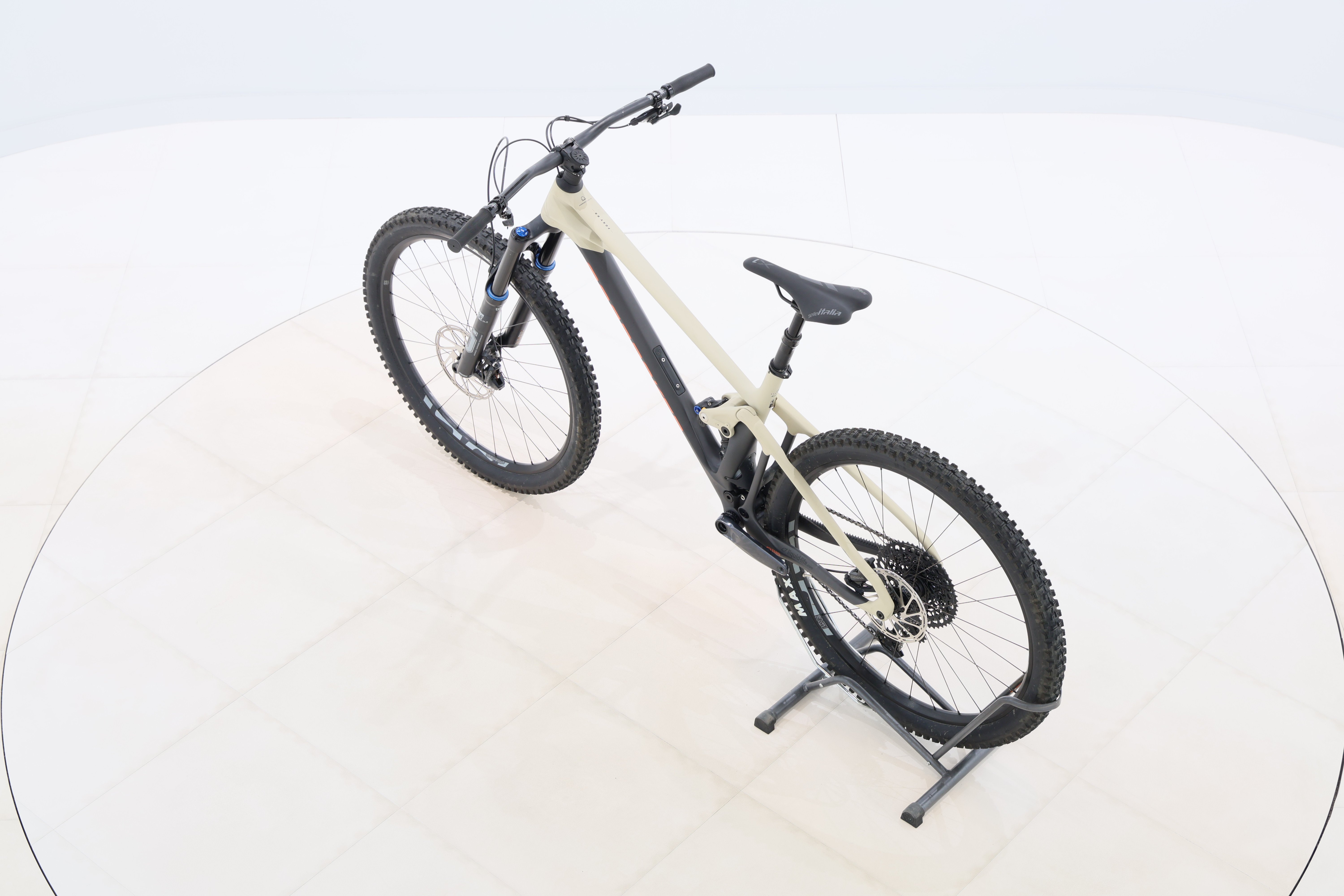 49423b99-5a22-4587-8993-92fe1f8c18ff