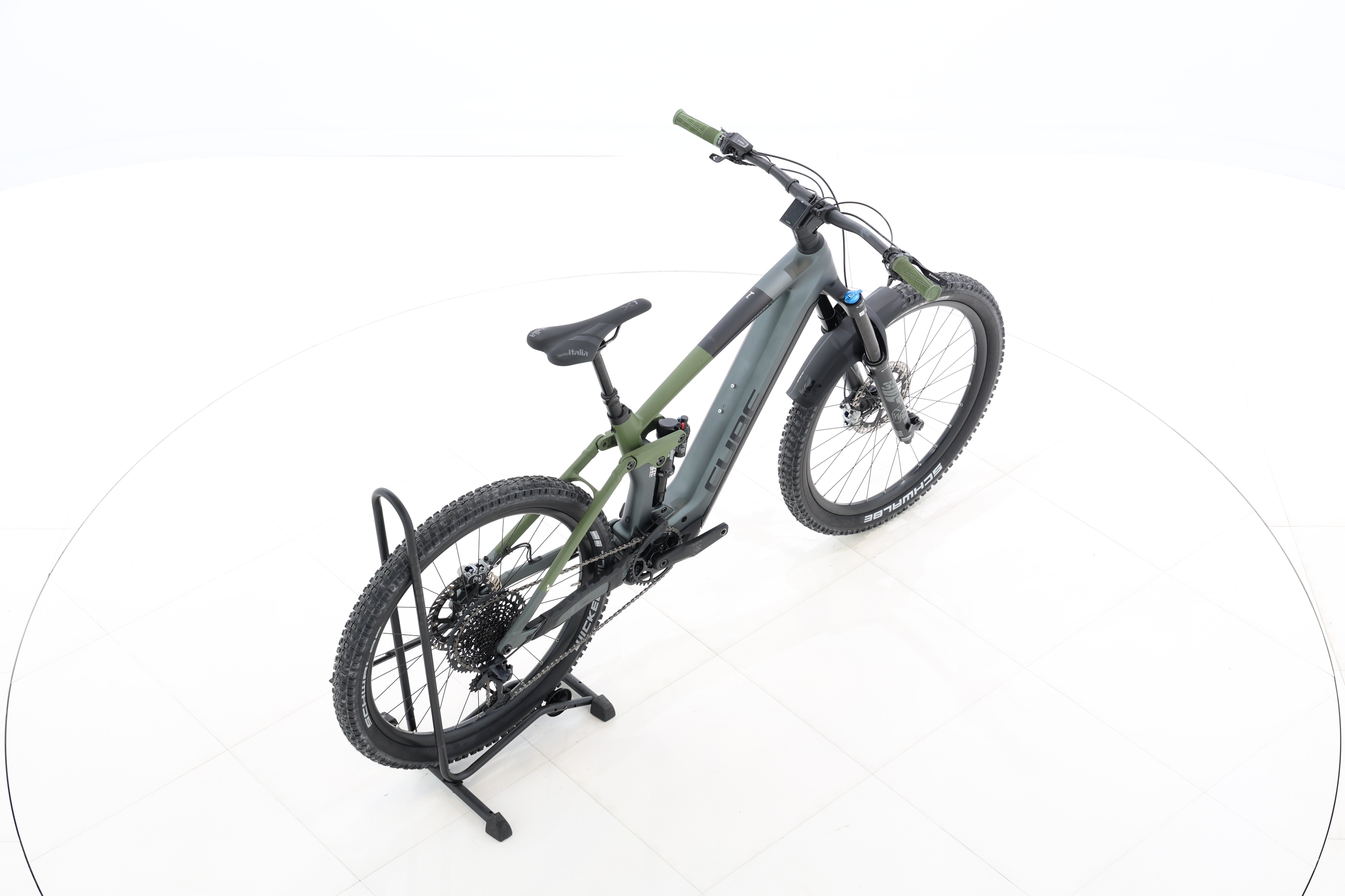 016e2922-c8cc-4aac-888d-616643f7c93b