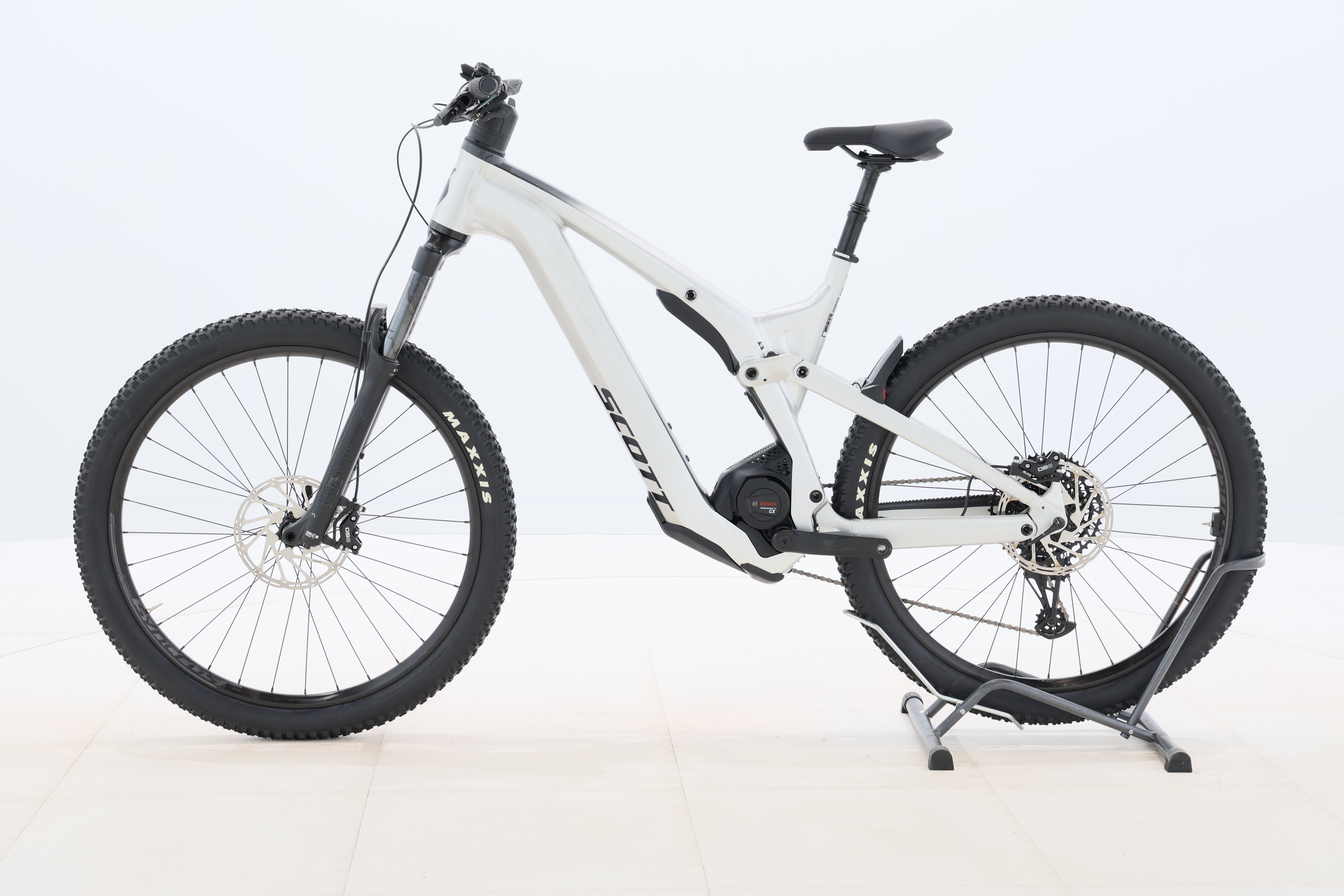 e2fb46ec-f9bf-4e79-9d75-ec4aacf7a6fc