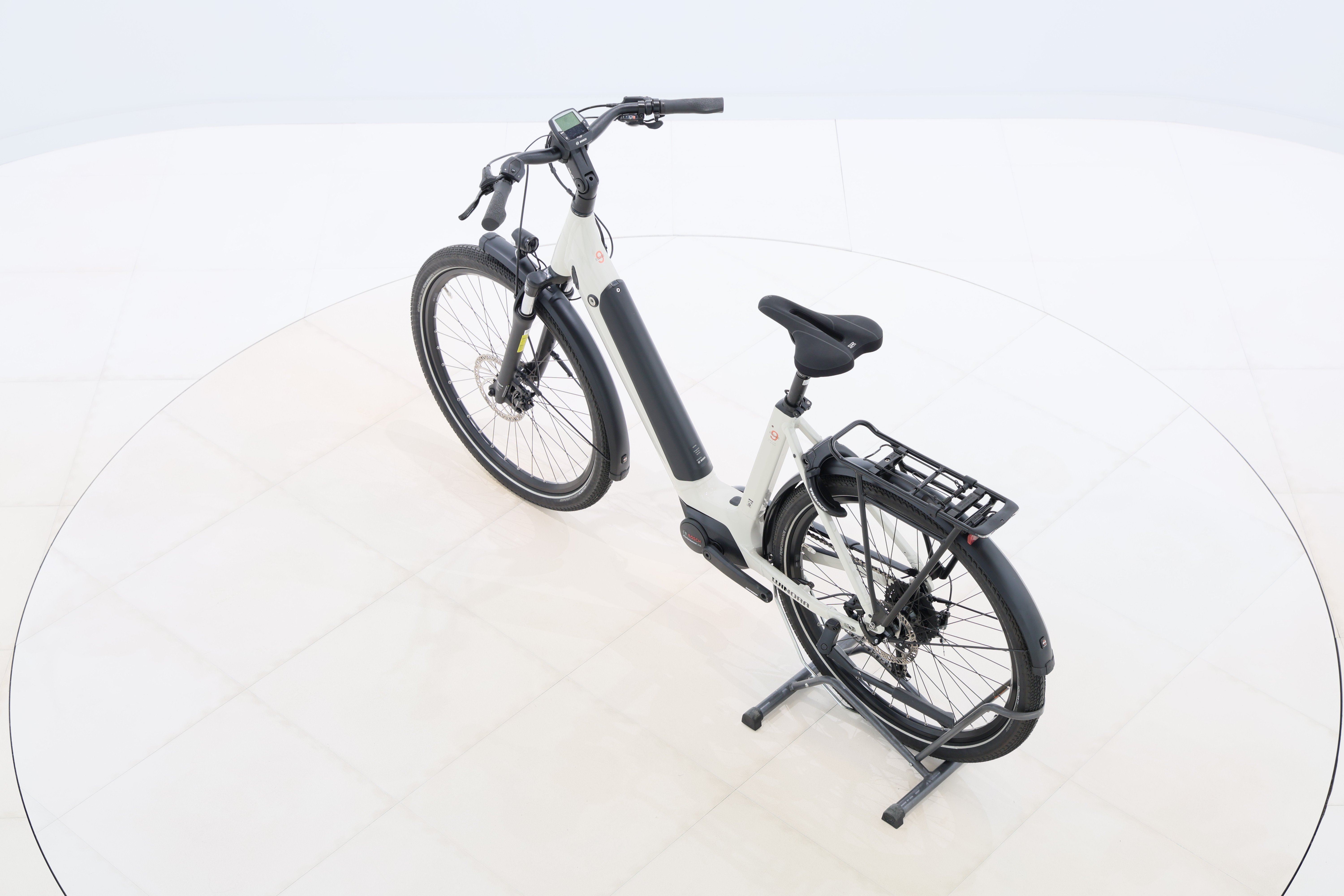 f7b93112-0ca6-406f-9c25-23a15ba91b32