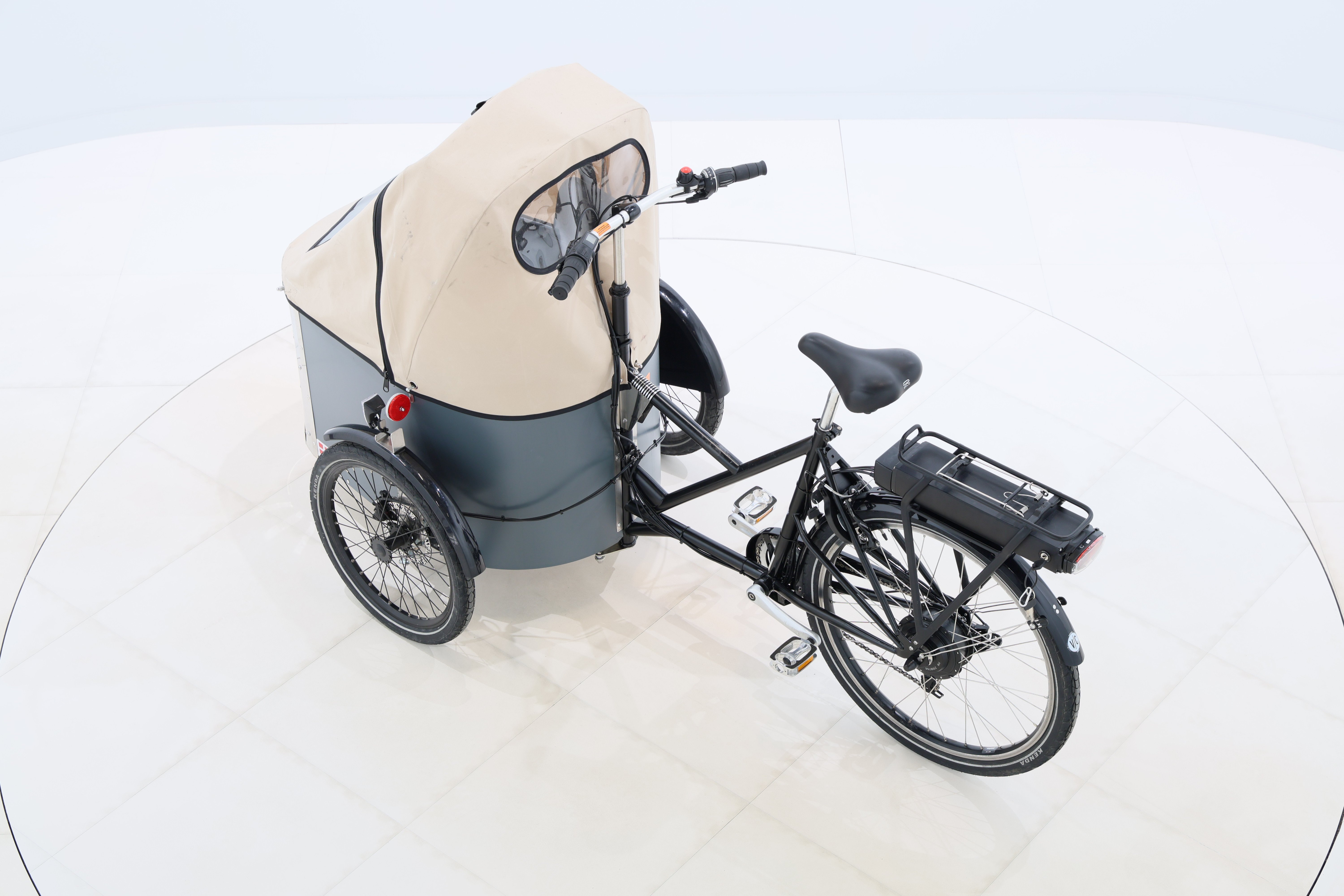 d277fb3d-5bf5-44f5-8596-f47deab01265