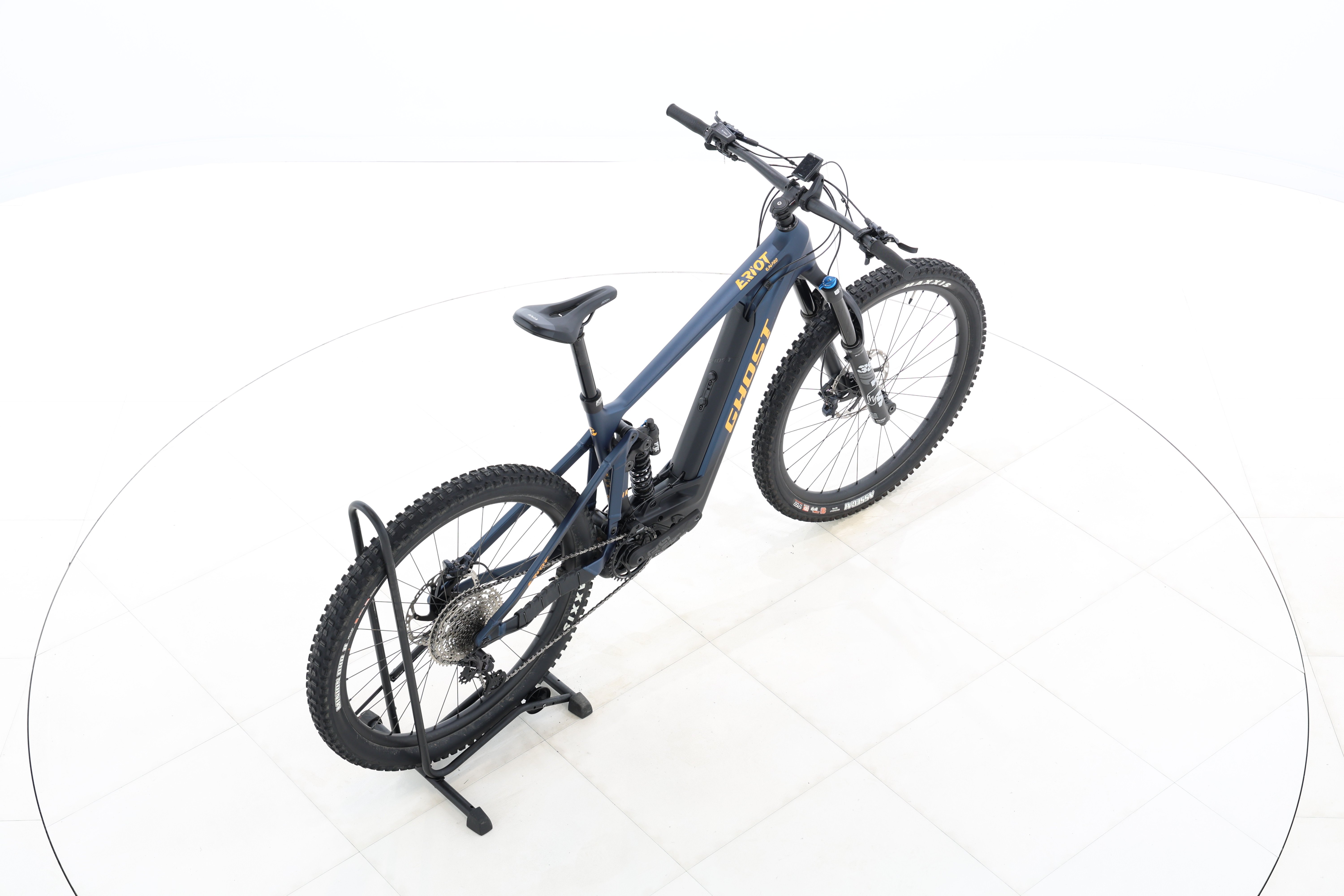 b9fa7910-bb11-46c6-ab70-0b42c1c06544