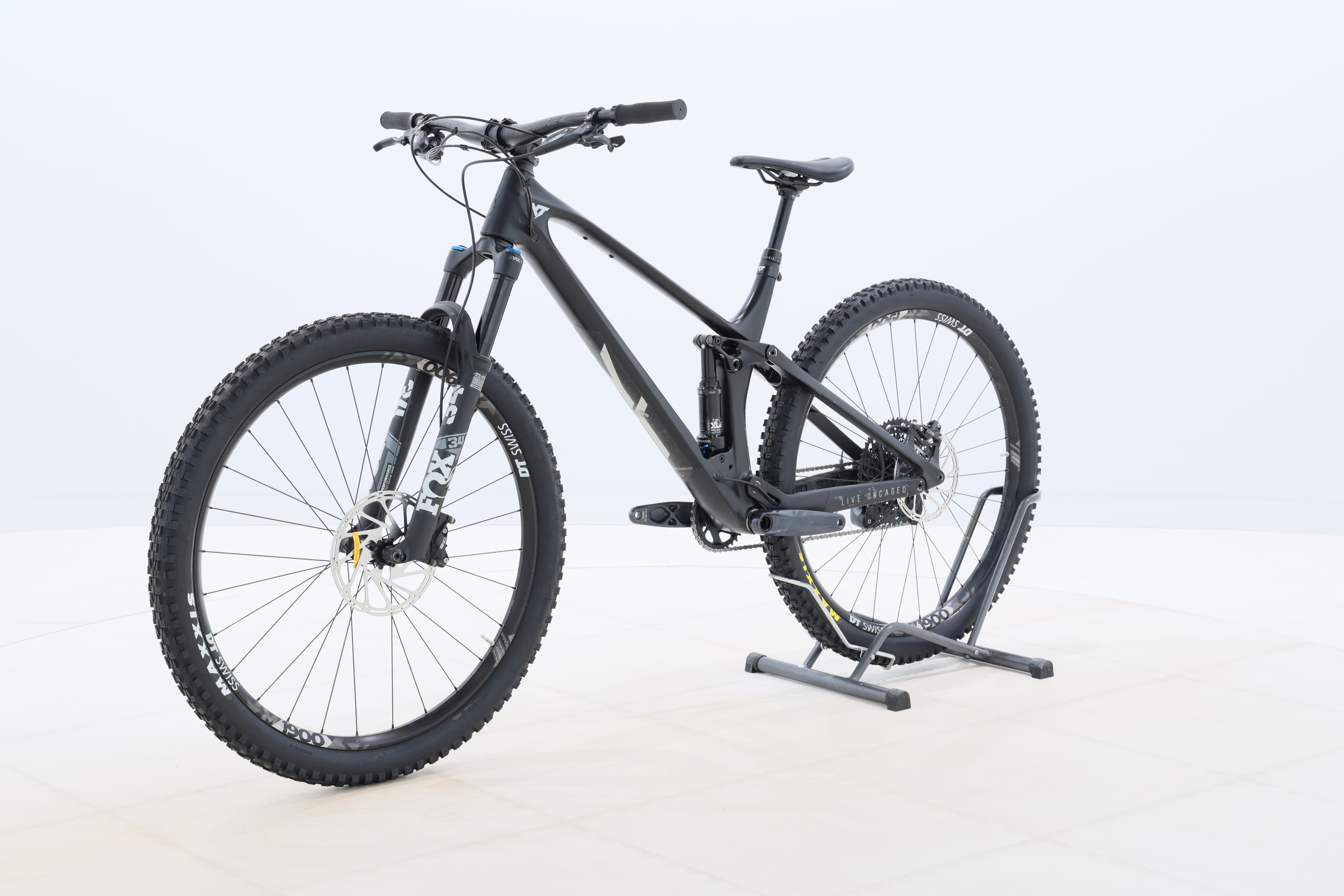 cc942537-de5c-4c28-b509-cddeb50e2f00