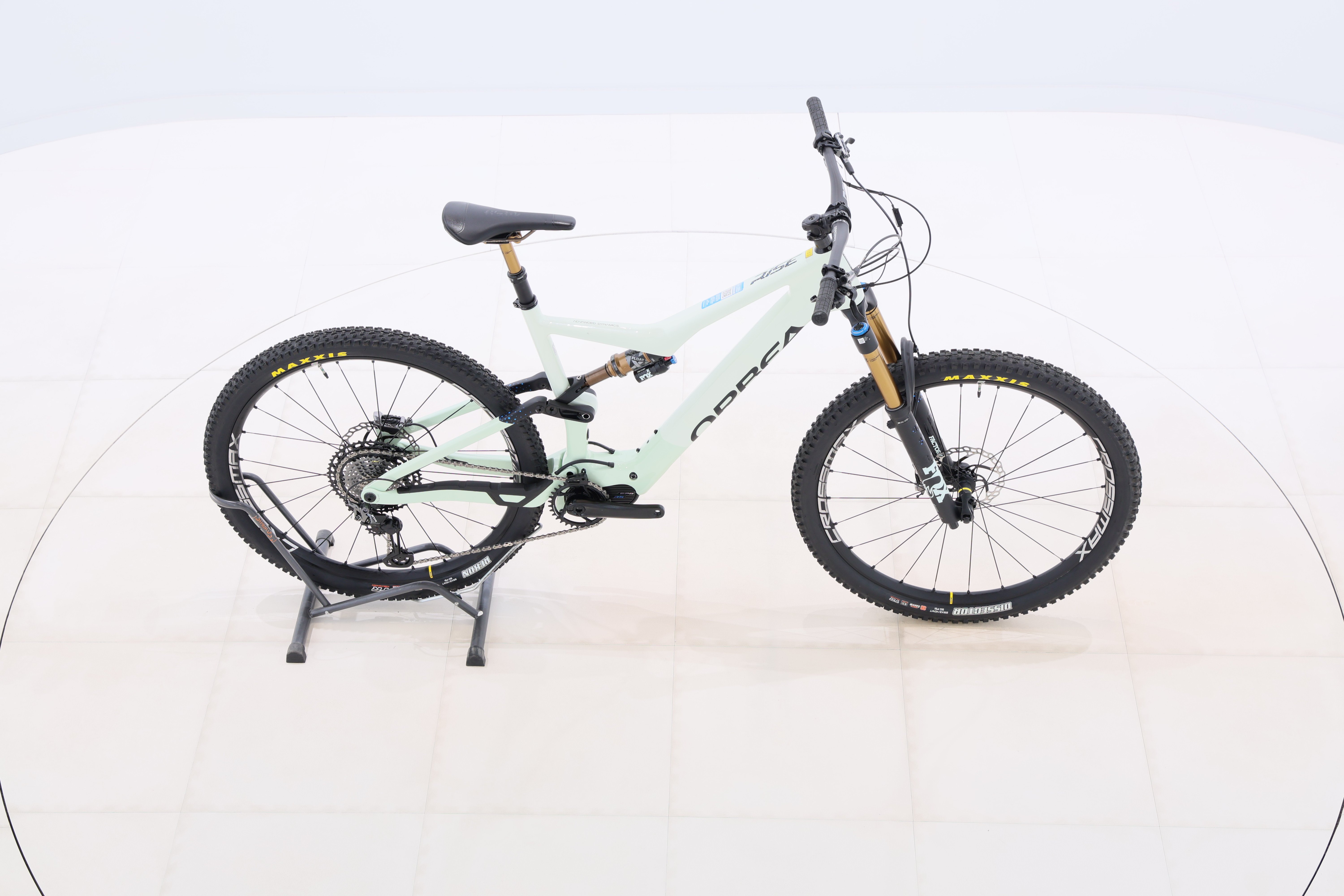 d3239903-3d8b-402b-ad90-c9ae489a89a1