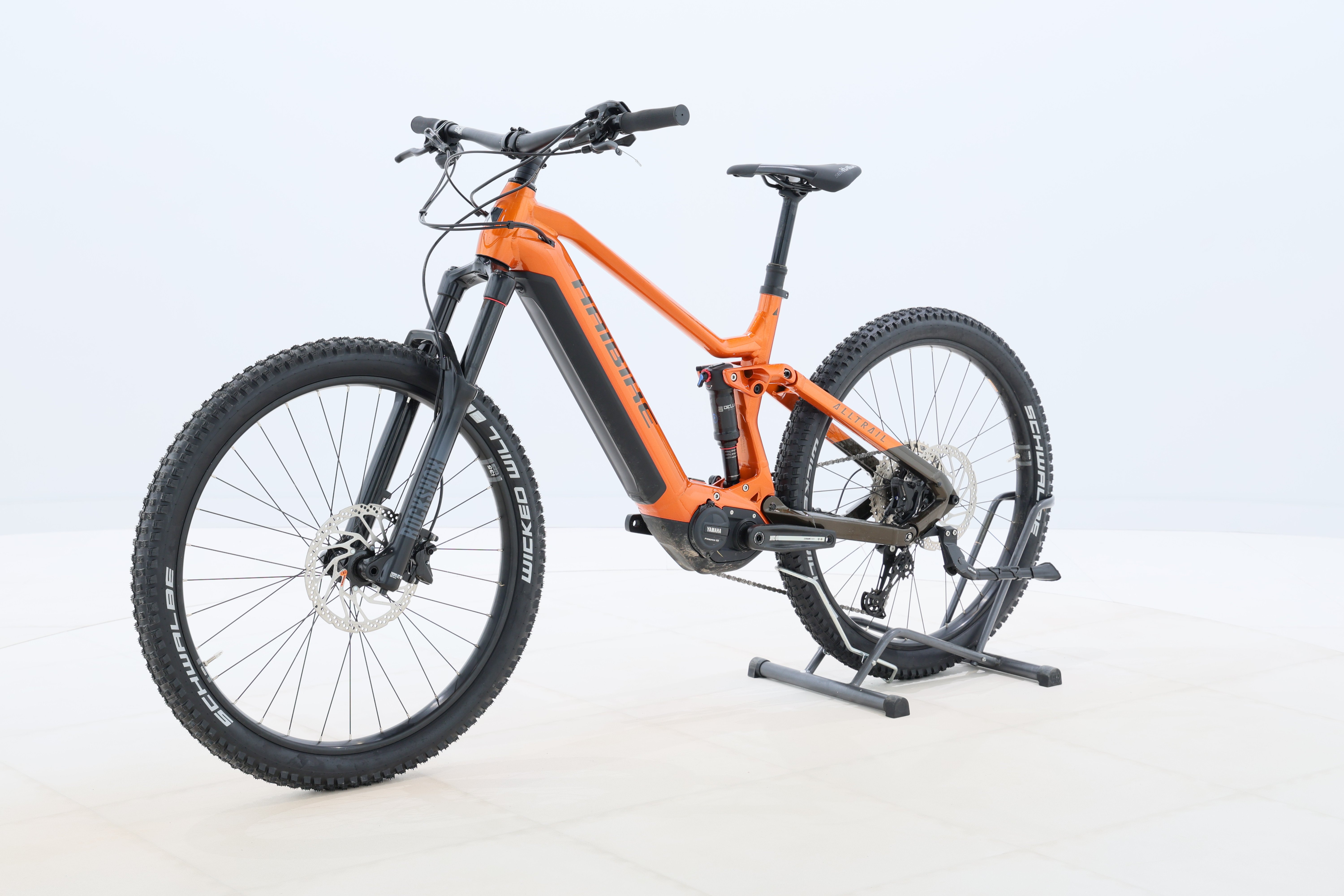 13e664f4-df14-48da-8c18-f18202a4b1e7