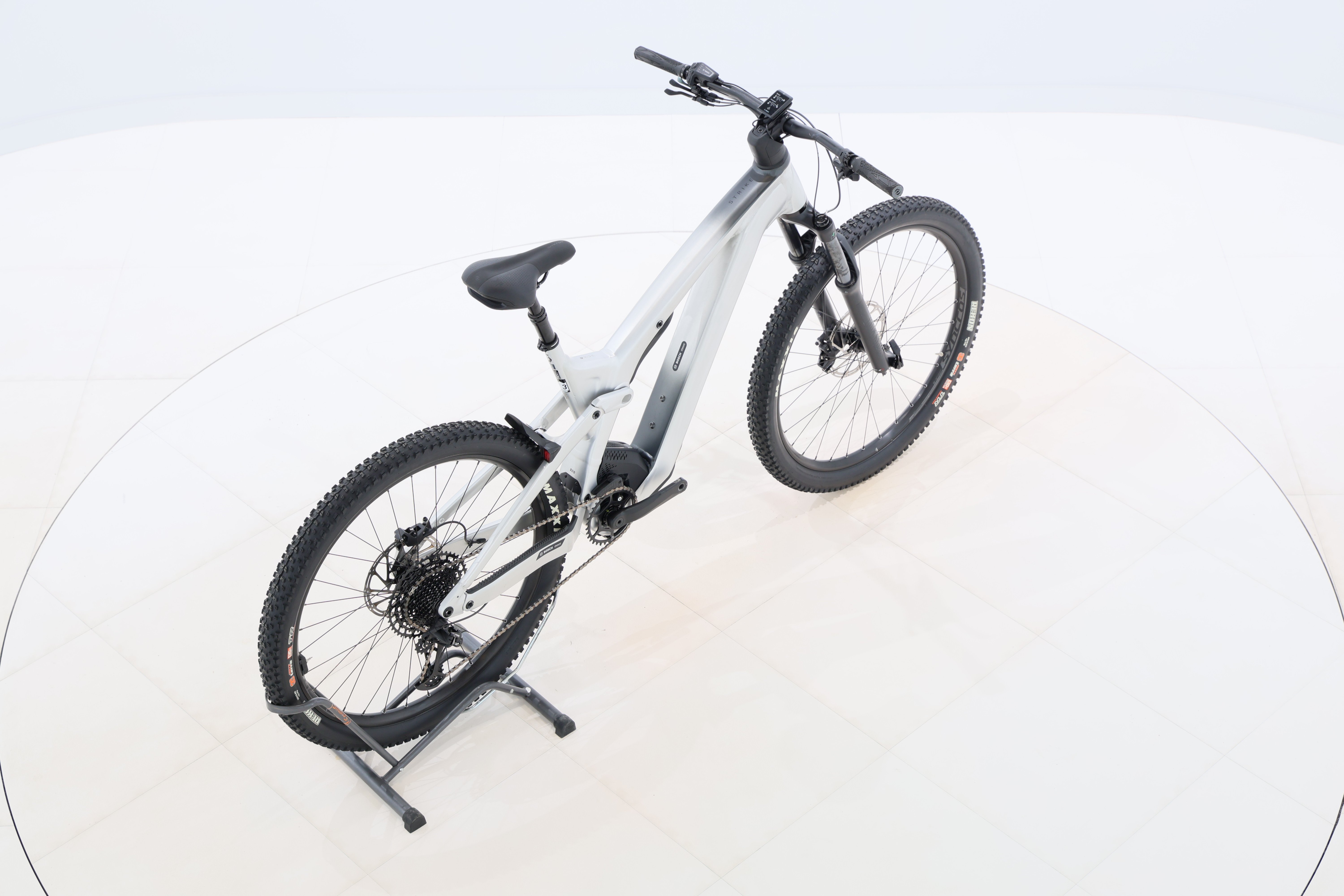 e2fb46ec-f9bf-4e79-9d75-ec4aacf7a6fc