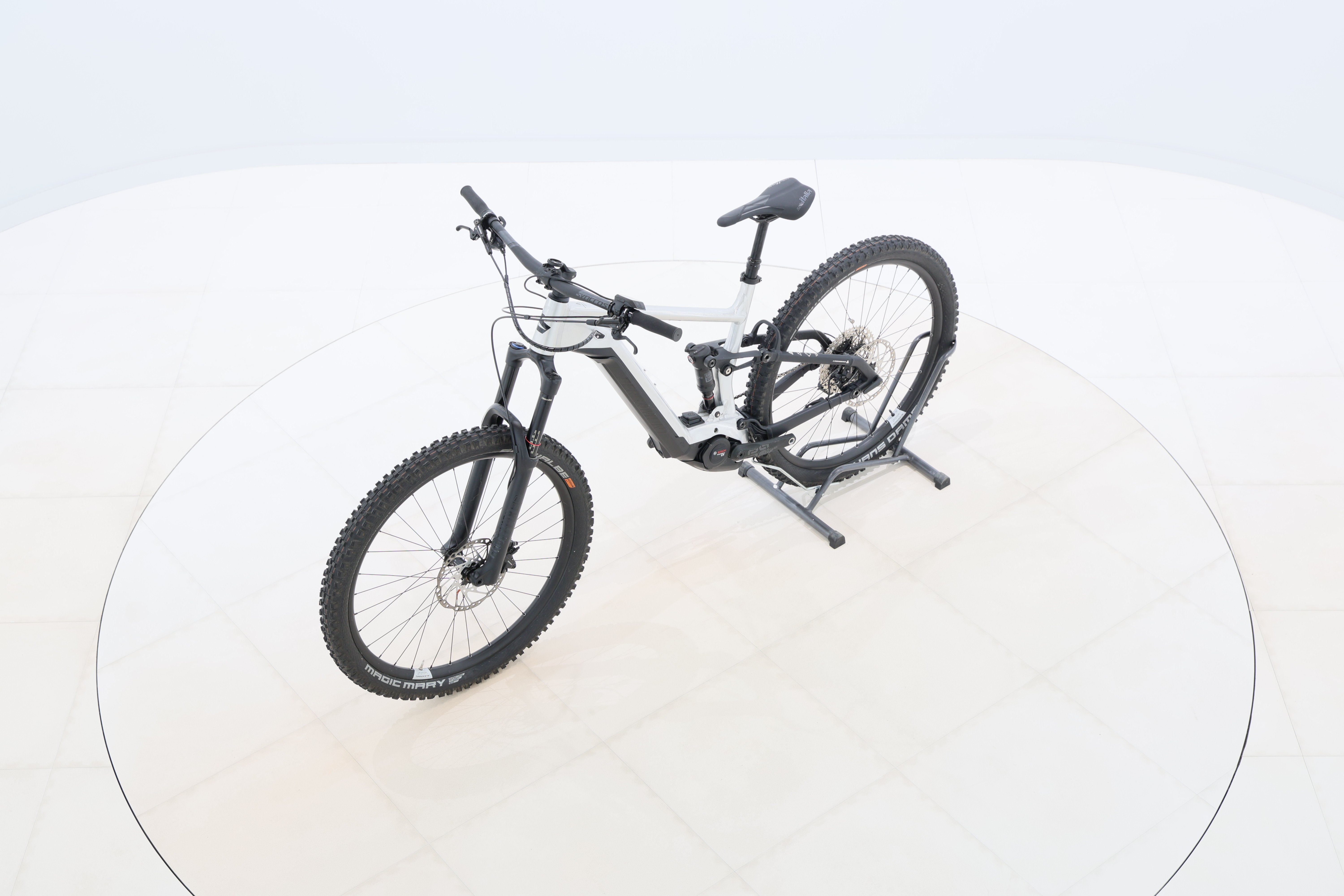 21360c78-3fd6-4cfd-8f7b-2ca5f525f9d2