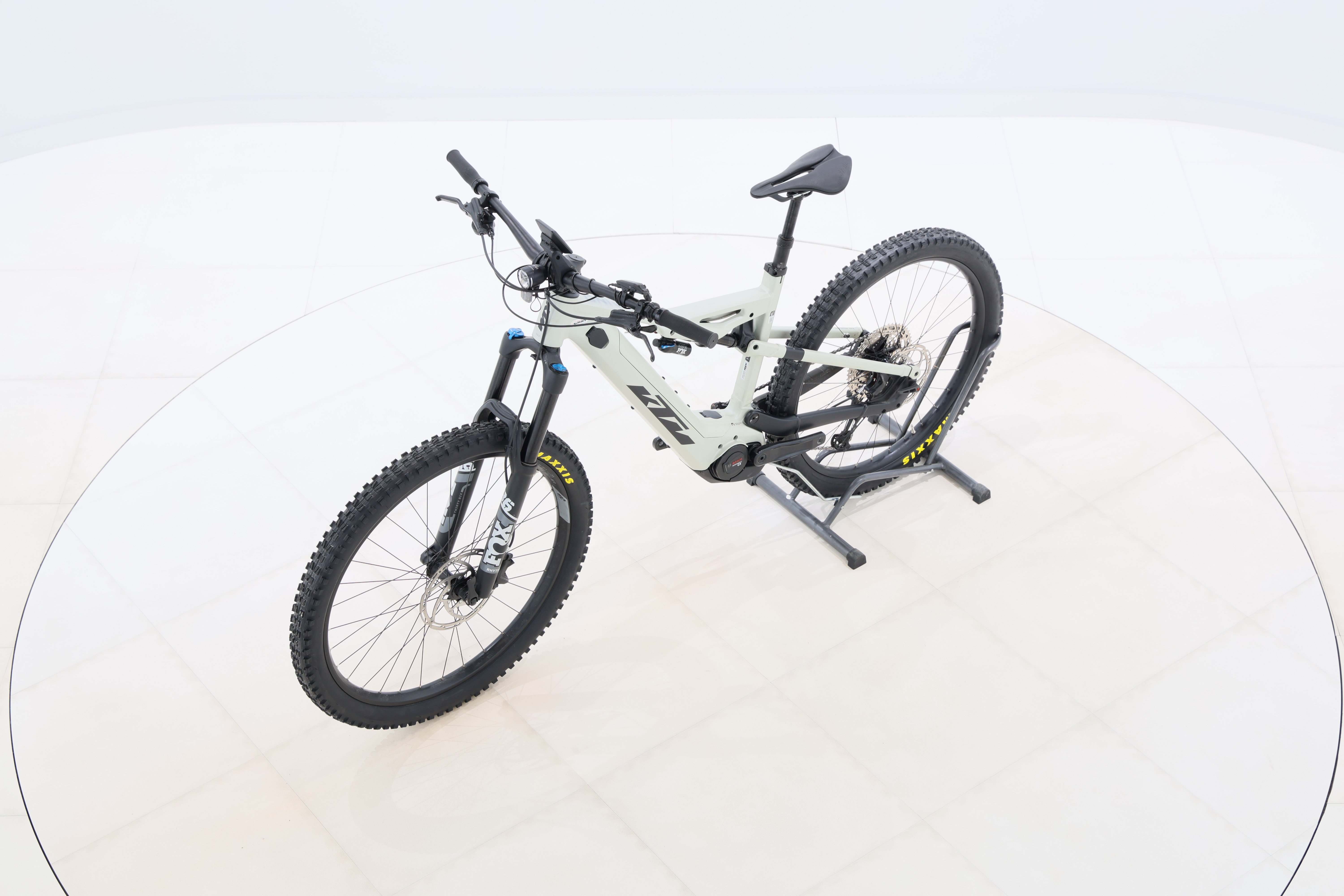 d90e9978-cec7-42b2-b172-d15867917ffa