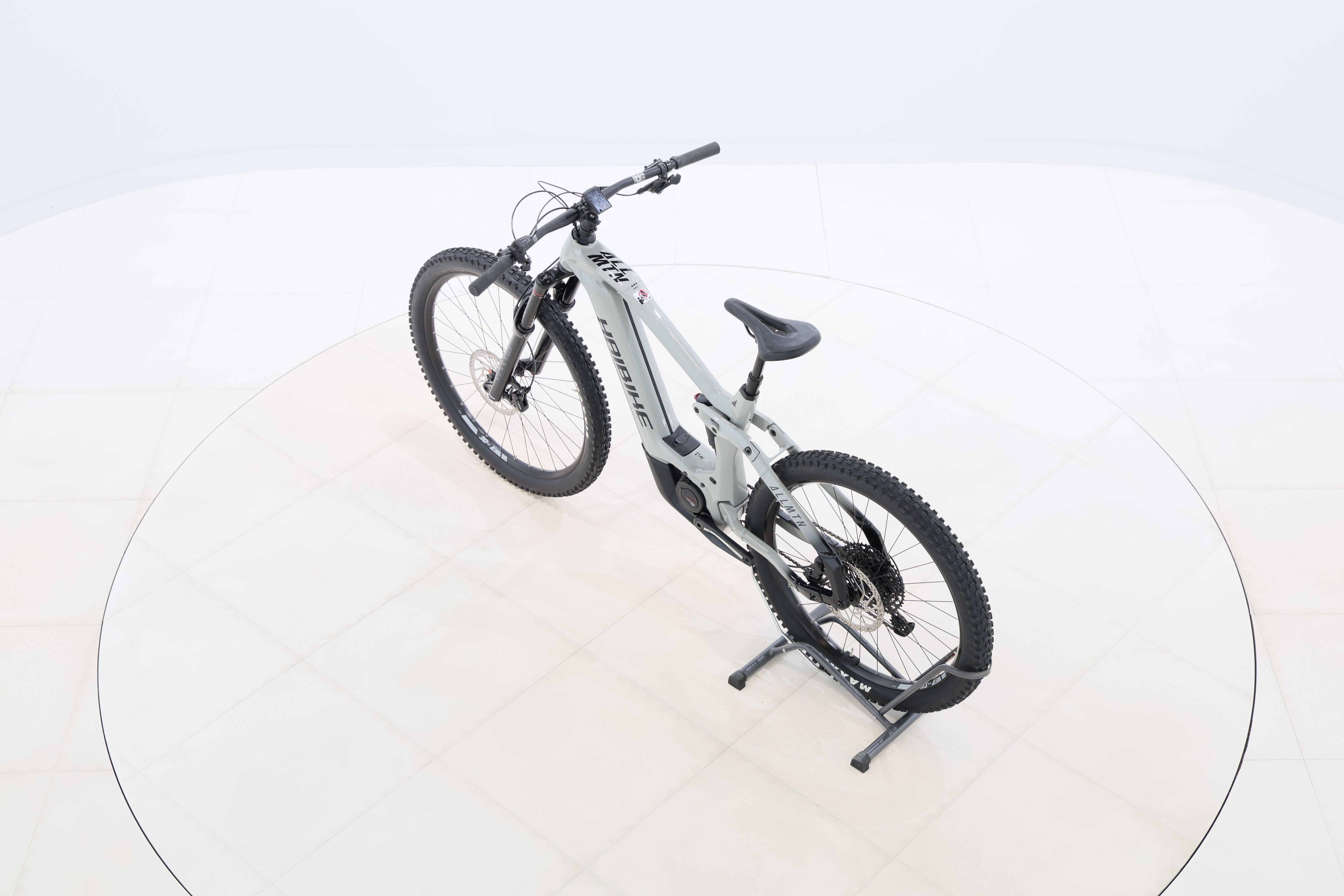 c4a7d130-c192-4196-87d2-7836a9d690cd