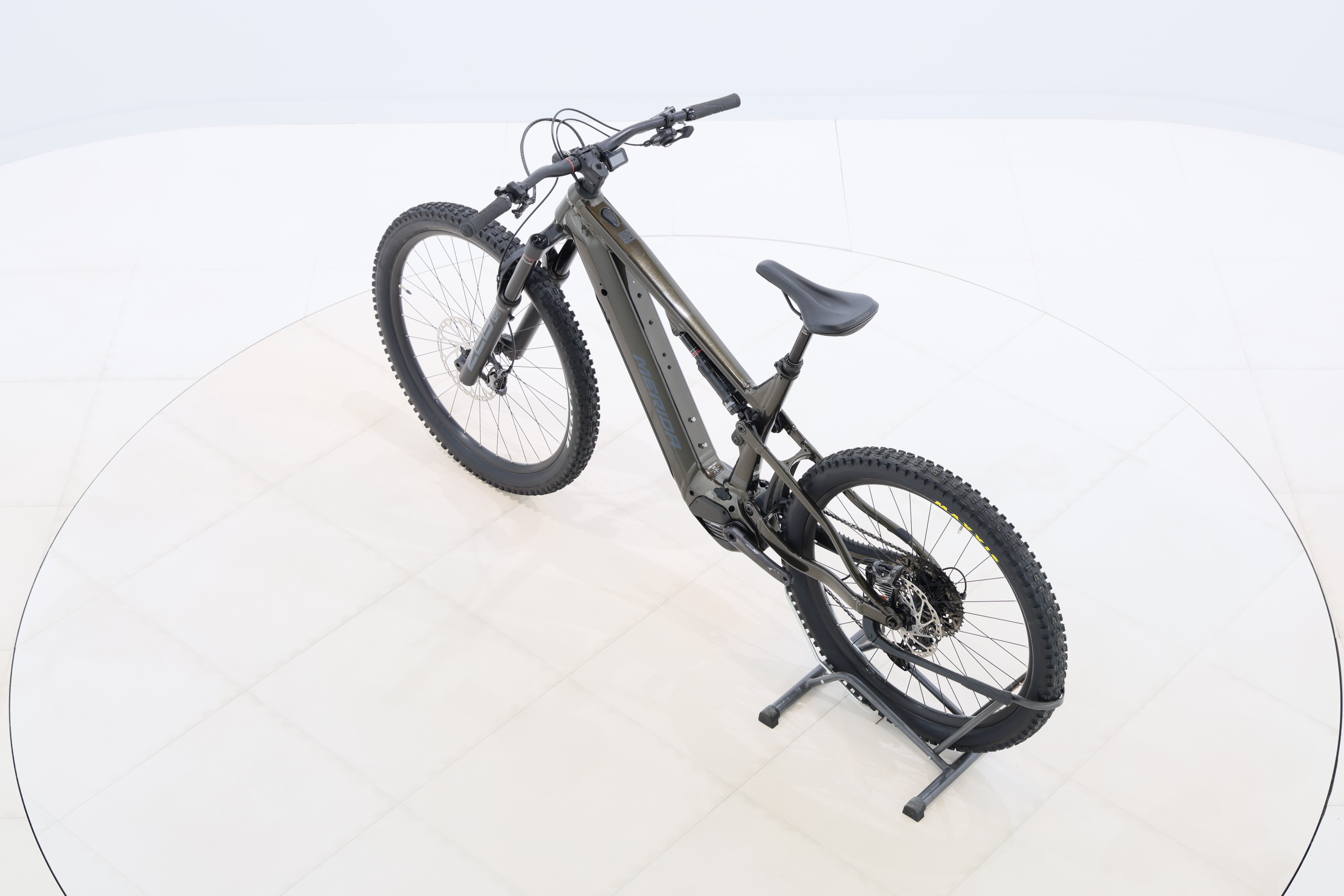 3d2ad03c-0517-4f2e-be9e-82046b81f9d1