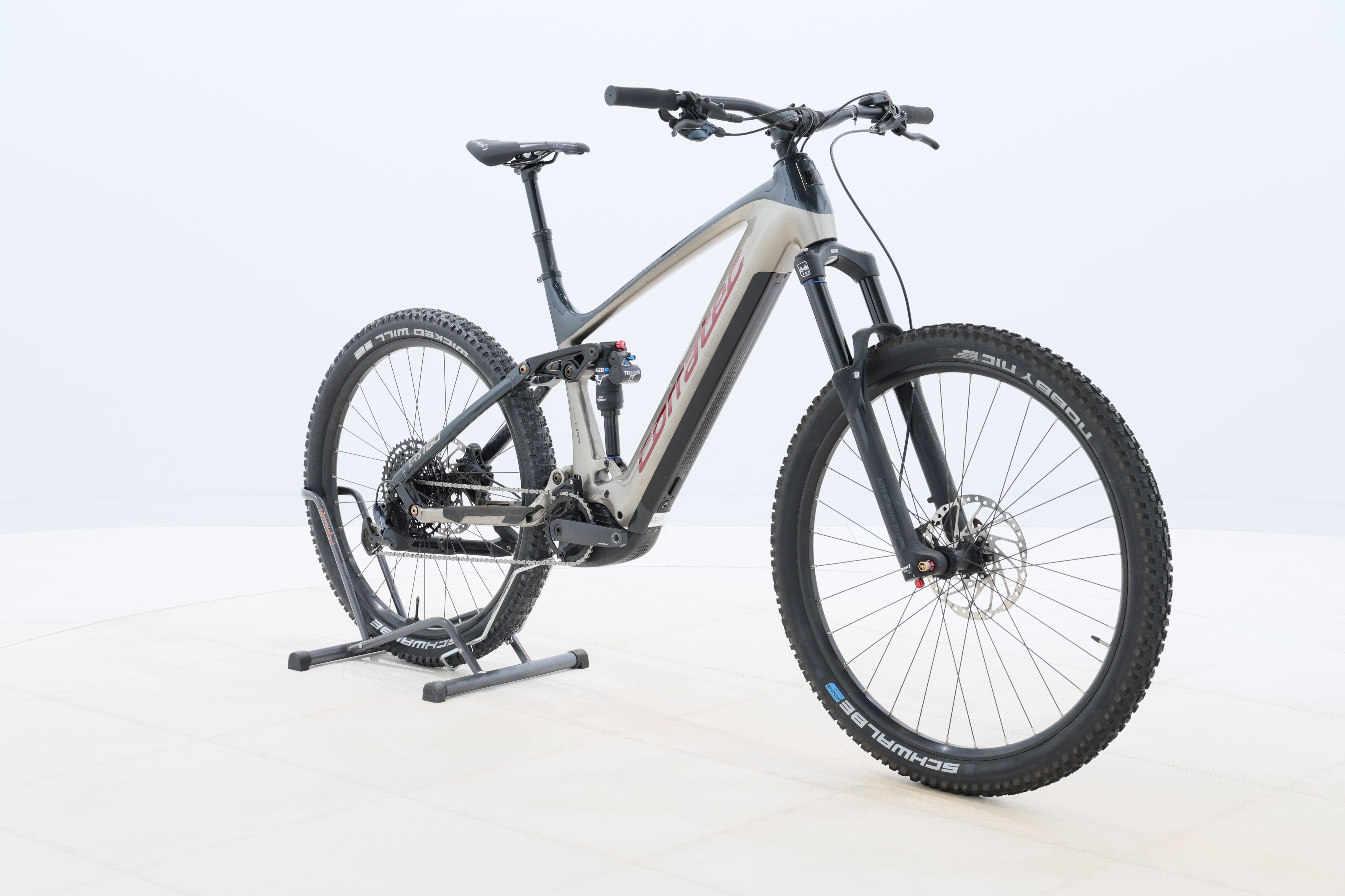 f0083b99-1f91-40f8-b4d6-f7b857c7d01c