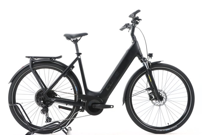 Cube Touring Hybrid Pro 625 2023