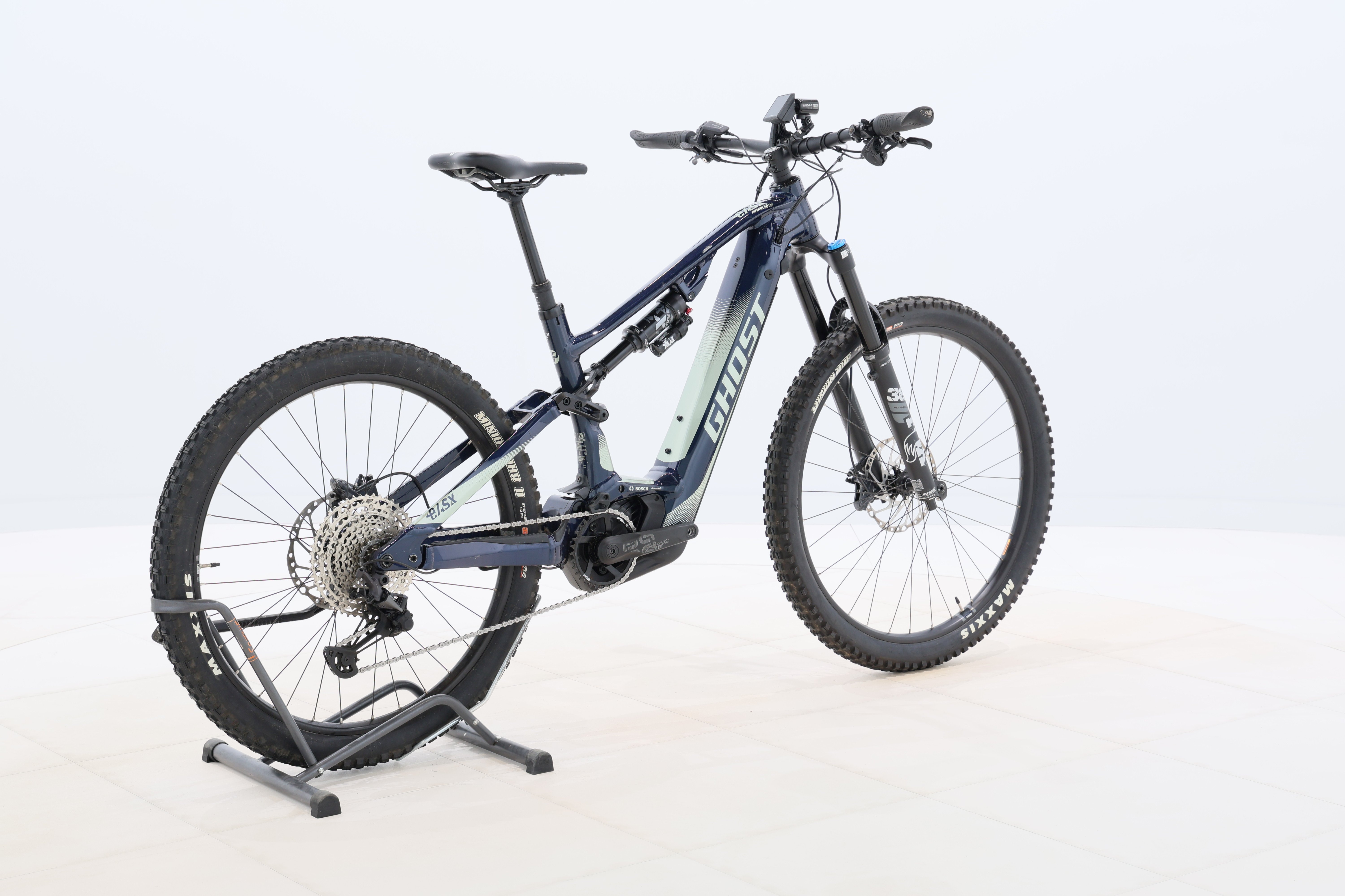 aaeb72b4-8542-4d4e-b3da-8b6a1d63b637