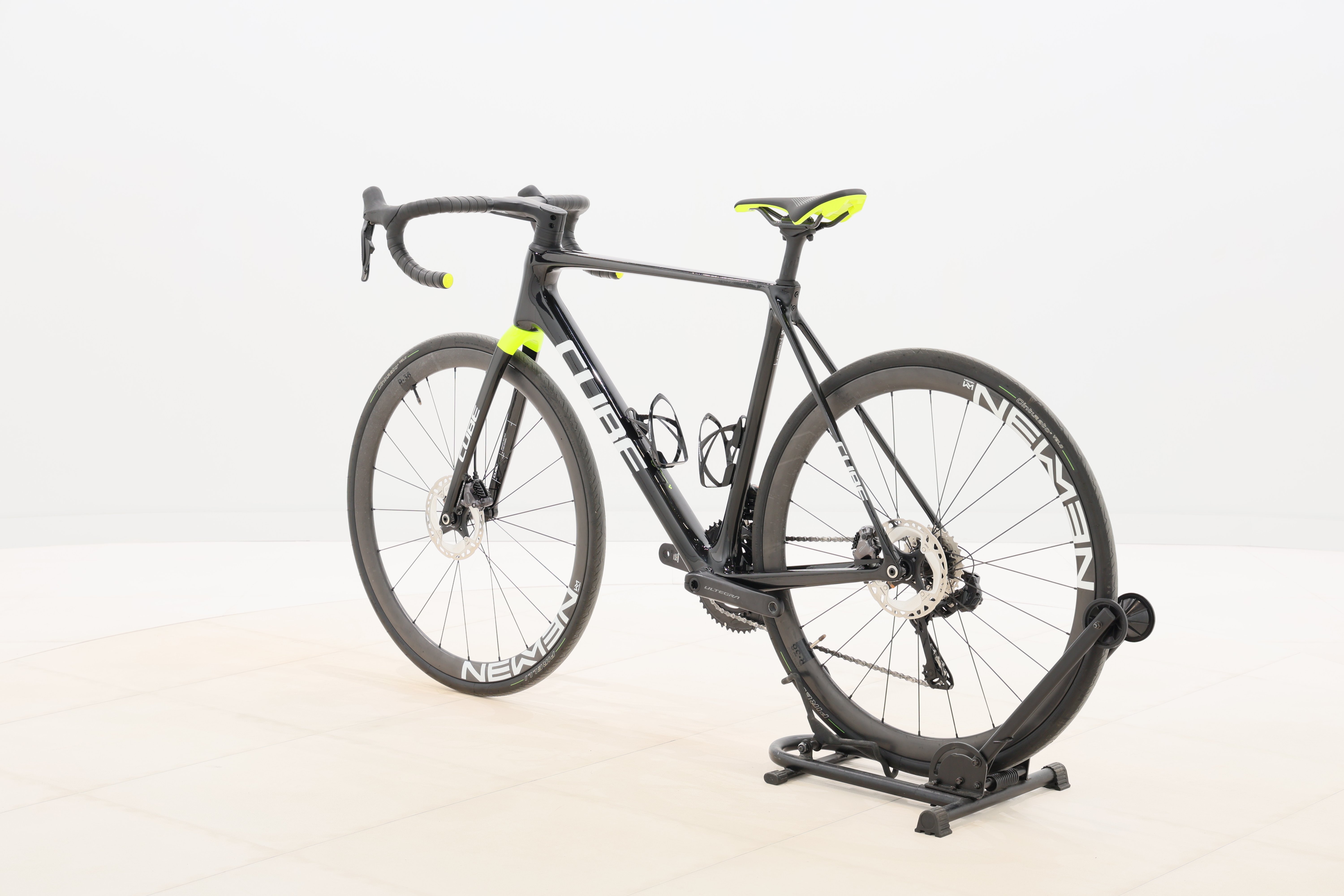 bdb99430-be3b-45a3-ad2c-d8baae6c3362