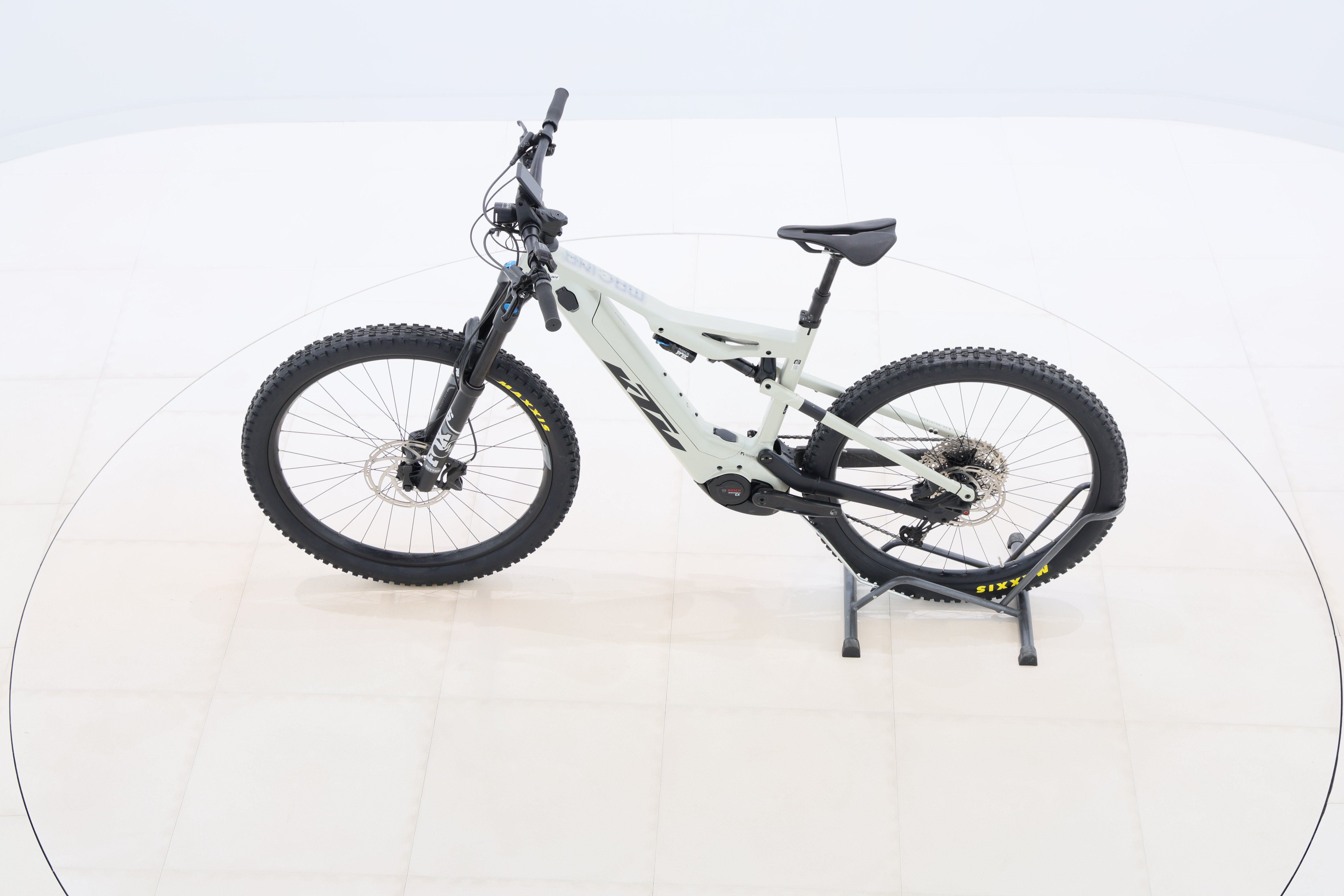 d90e9978-cec7-42b2-b172-d15867917ffa