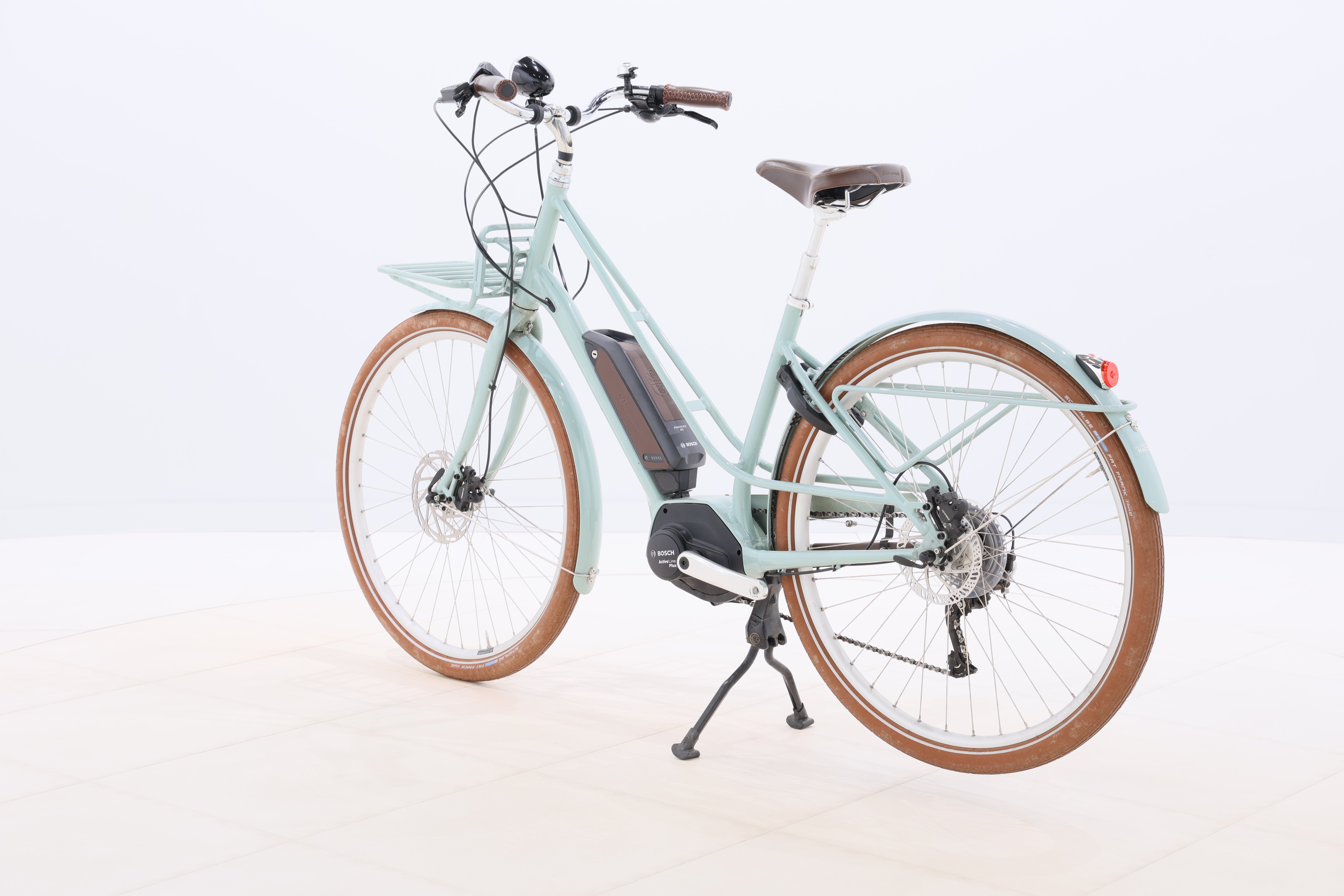 f6a484ce-f579-40fa-945b-f77c825f2767