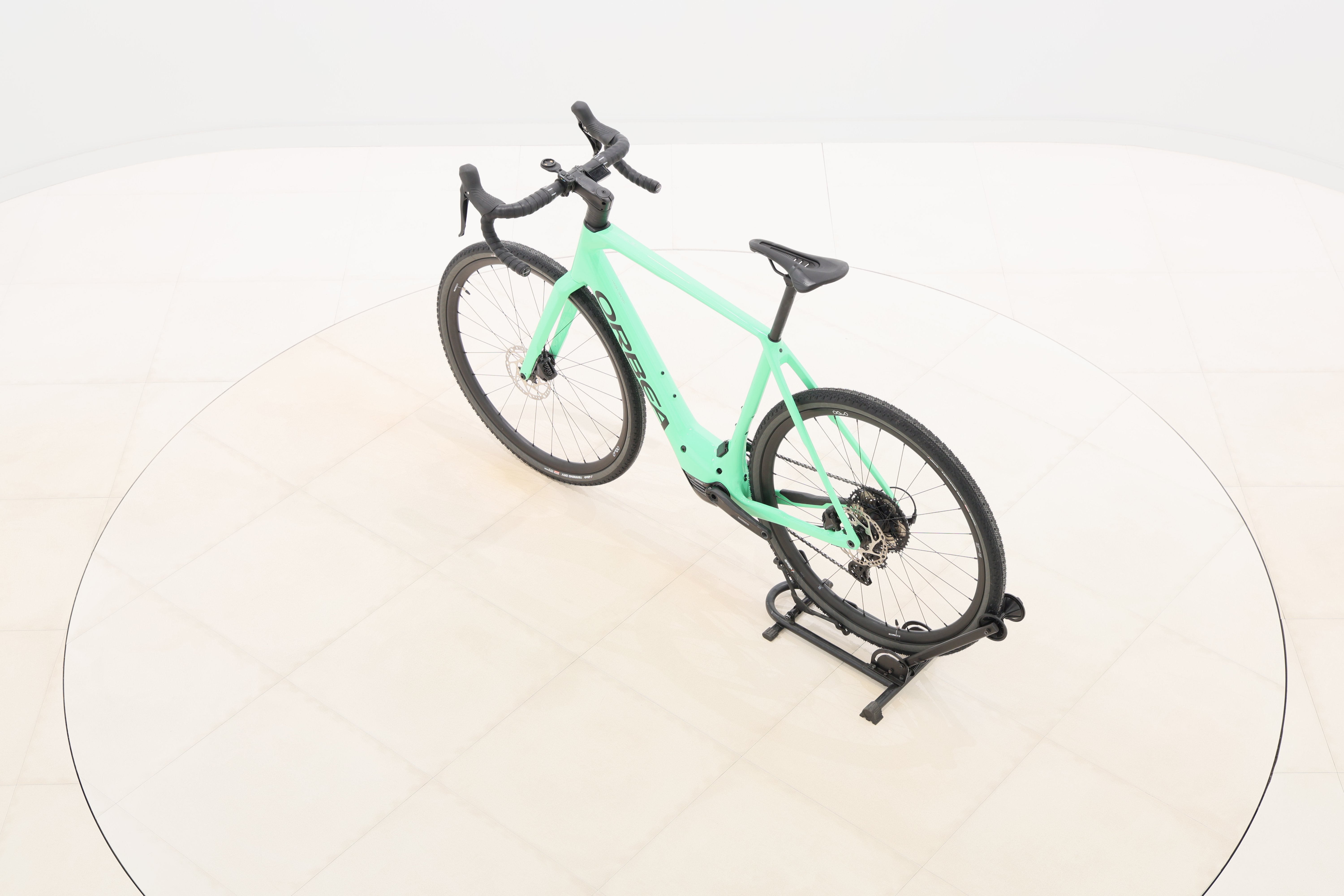 a6814cf5-6ba4-48b4-b582-4c304c3f7646