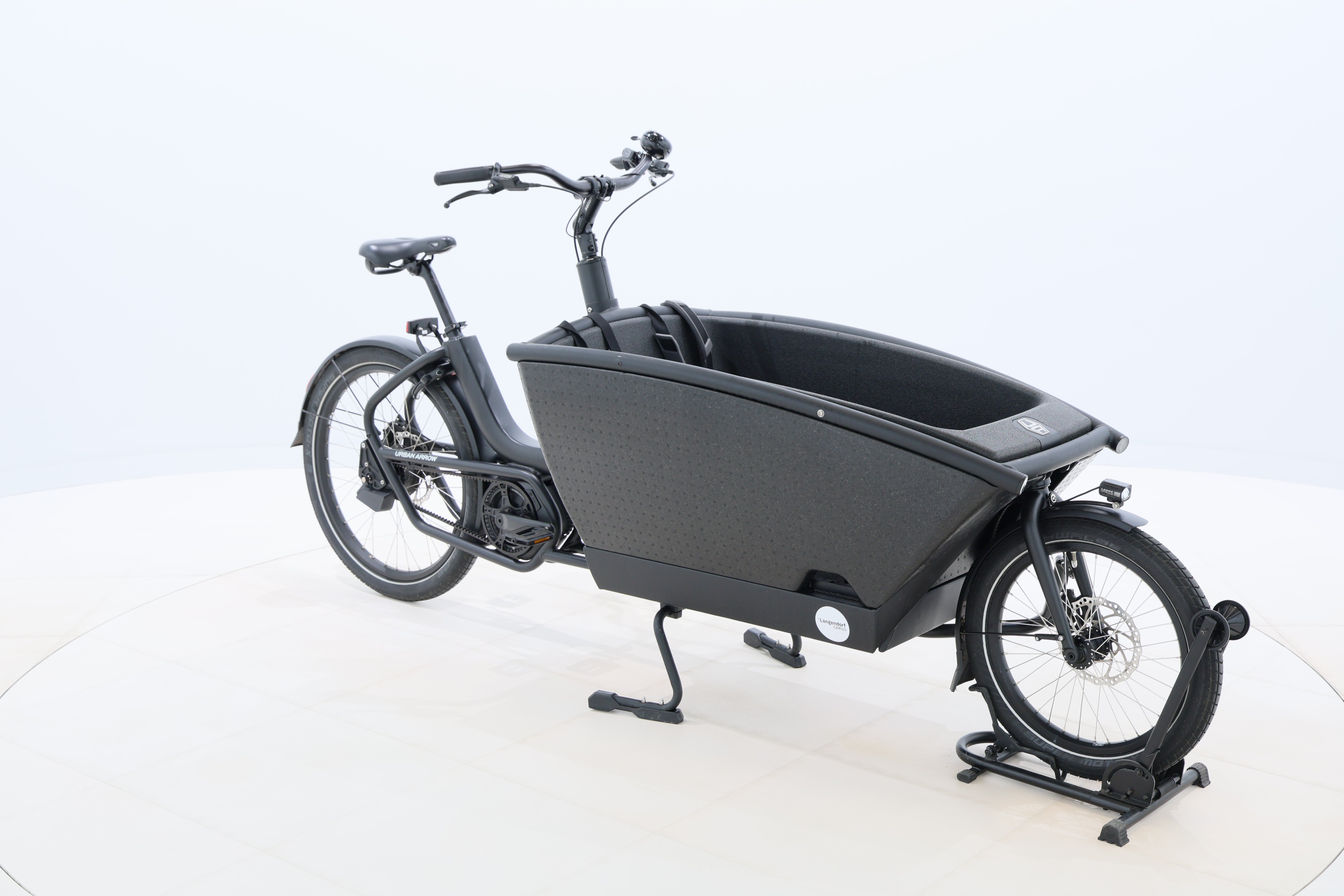 aaa0fd5d-1158-4d45-b5c9-5d9b410cff1b