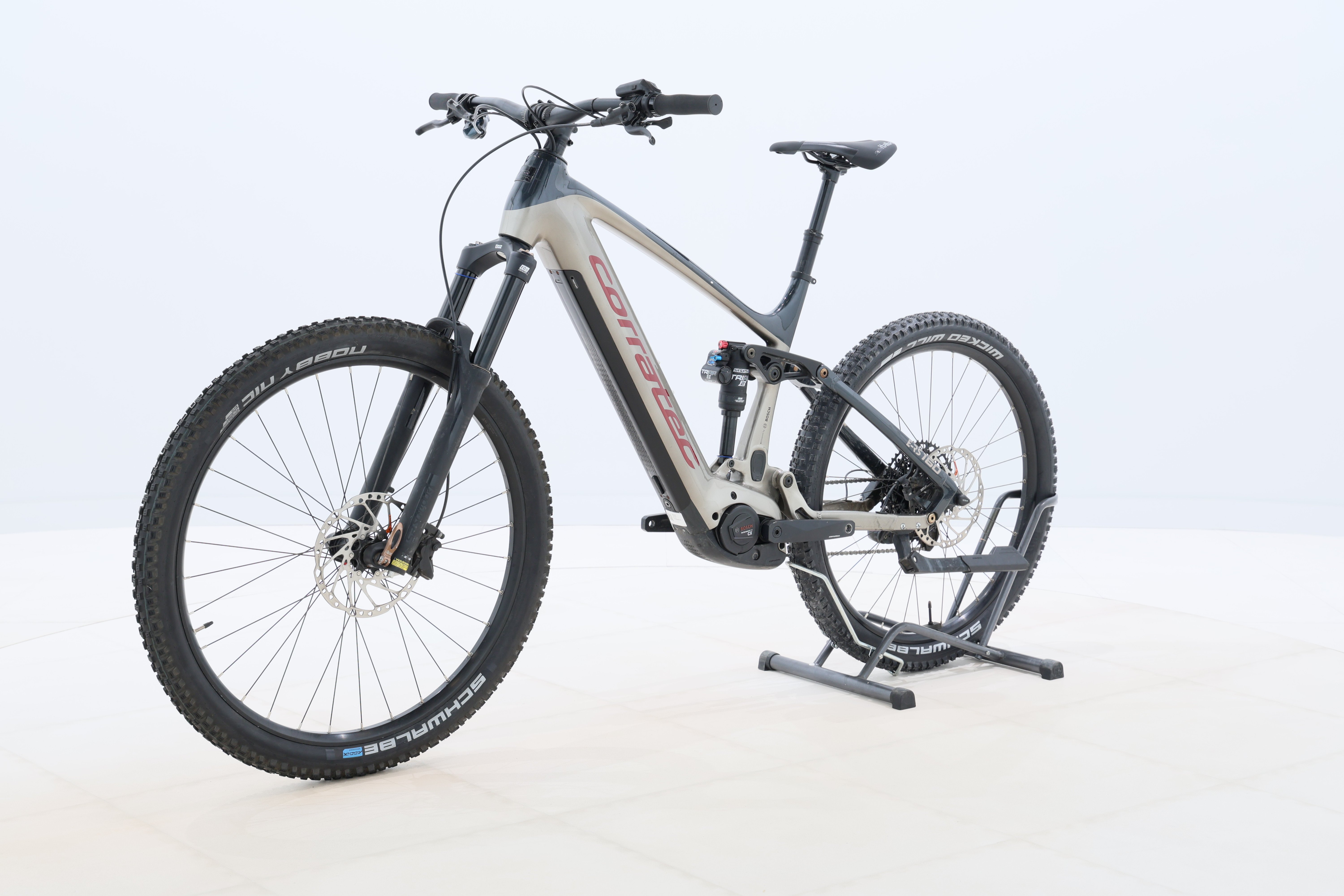 f0083b99-1f91-40f8-b4d6-f7b857c7d01c