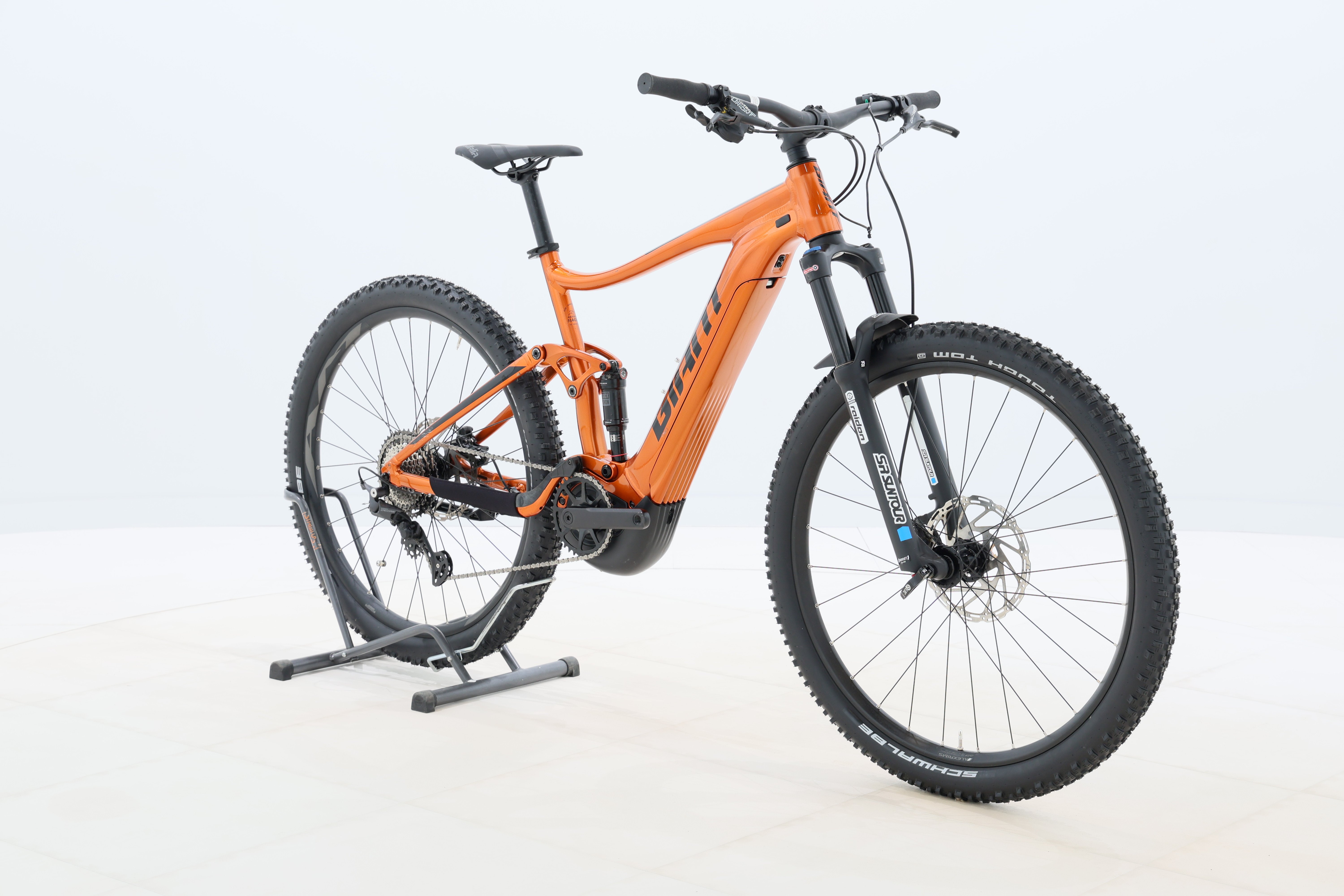 09f100d4-6d92-441e-8538-cc52c1e0d8e5