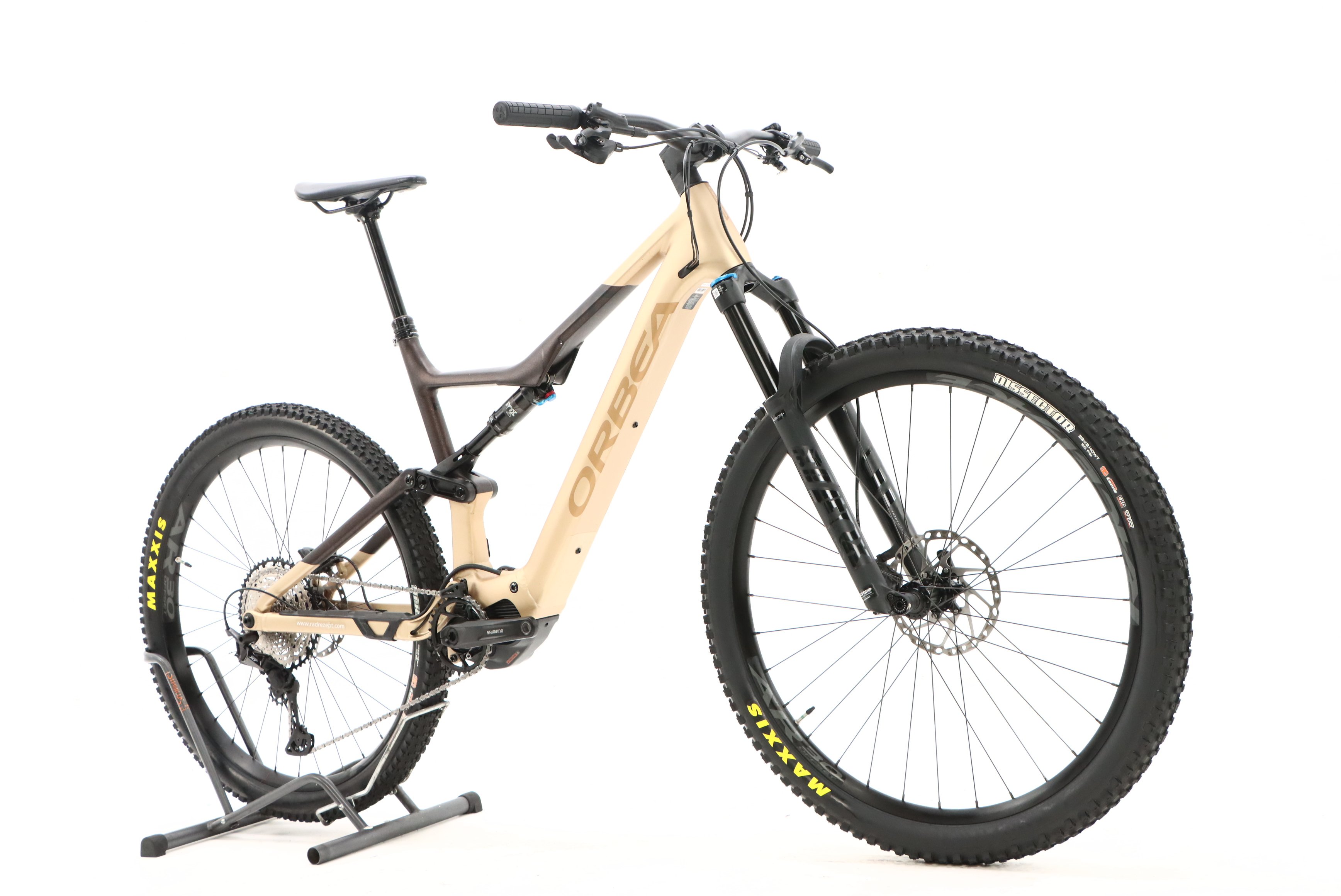 b451aa82-3fff-44ac-bbff-f220d6cde52c