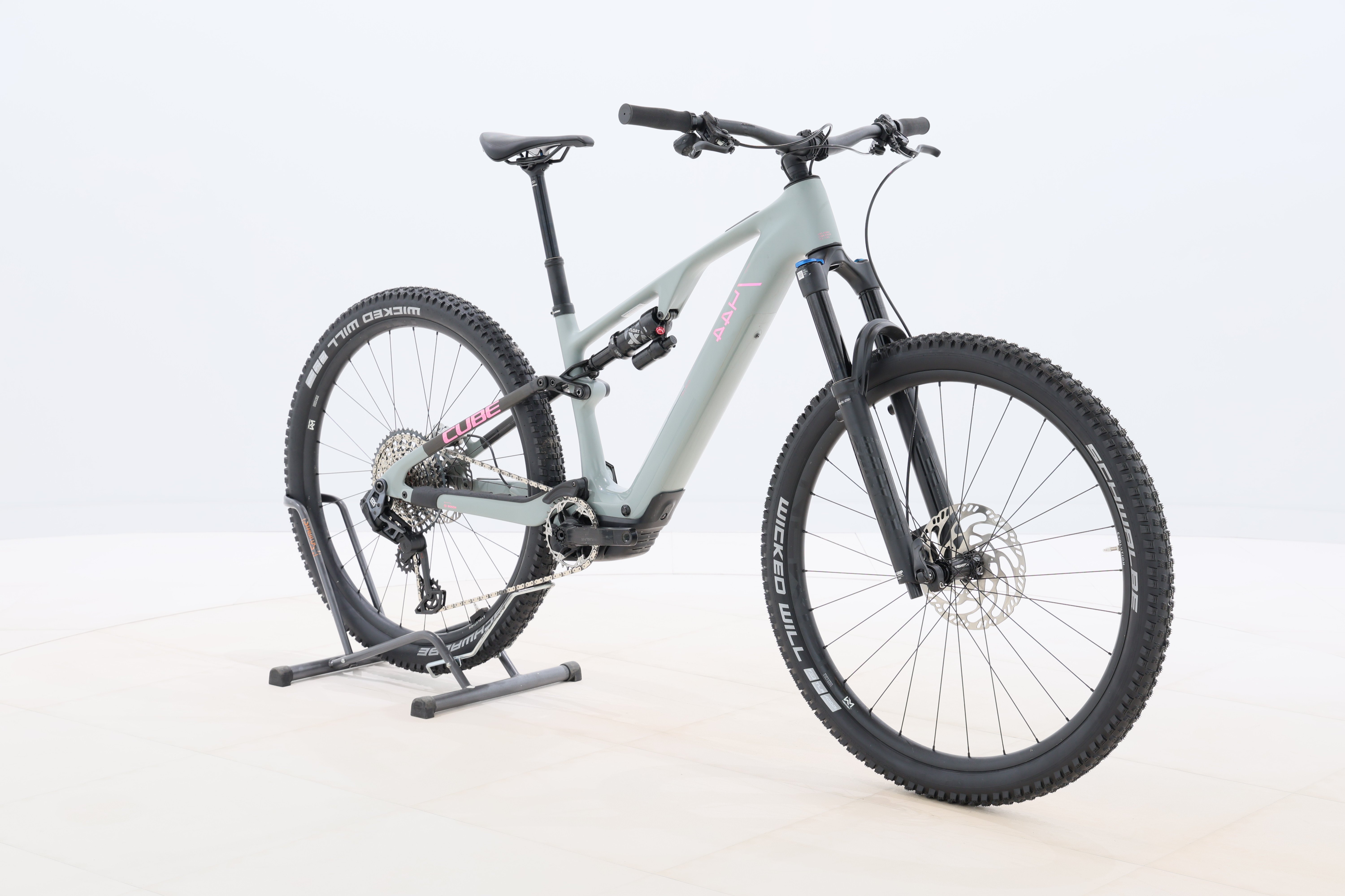 03c33728-efdf-4e8c-ab8f-746d9f997141