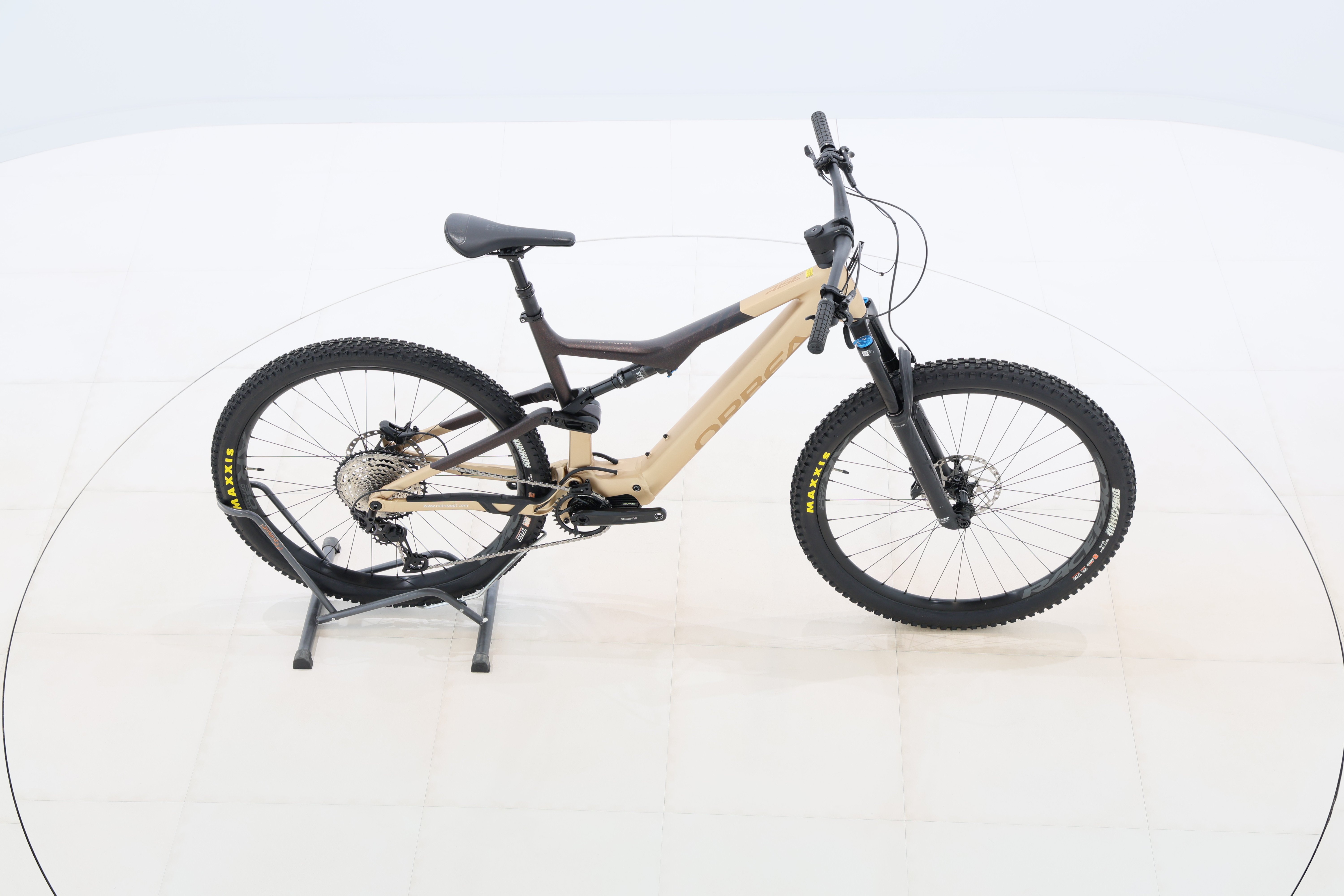 b451aa82-3fff-44ac-bbff-f220d6cde52c