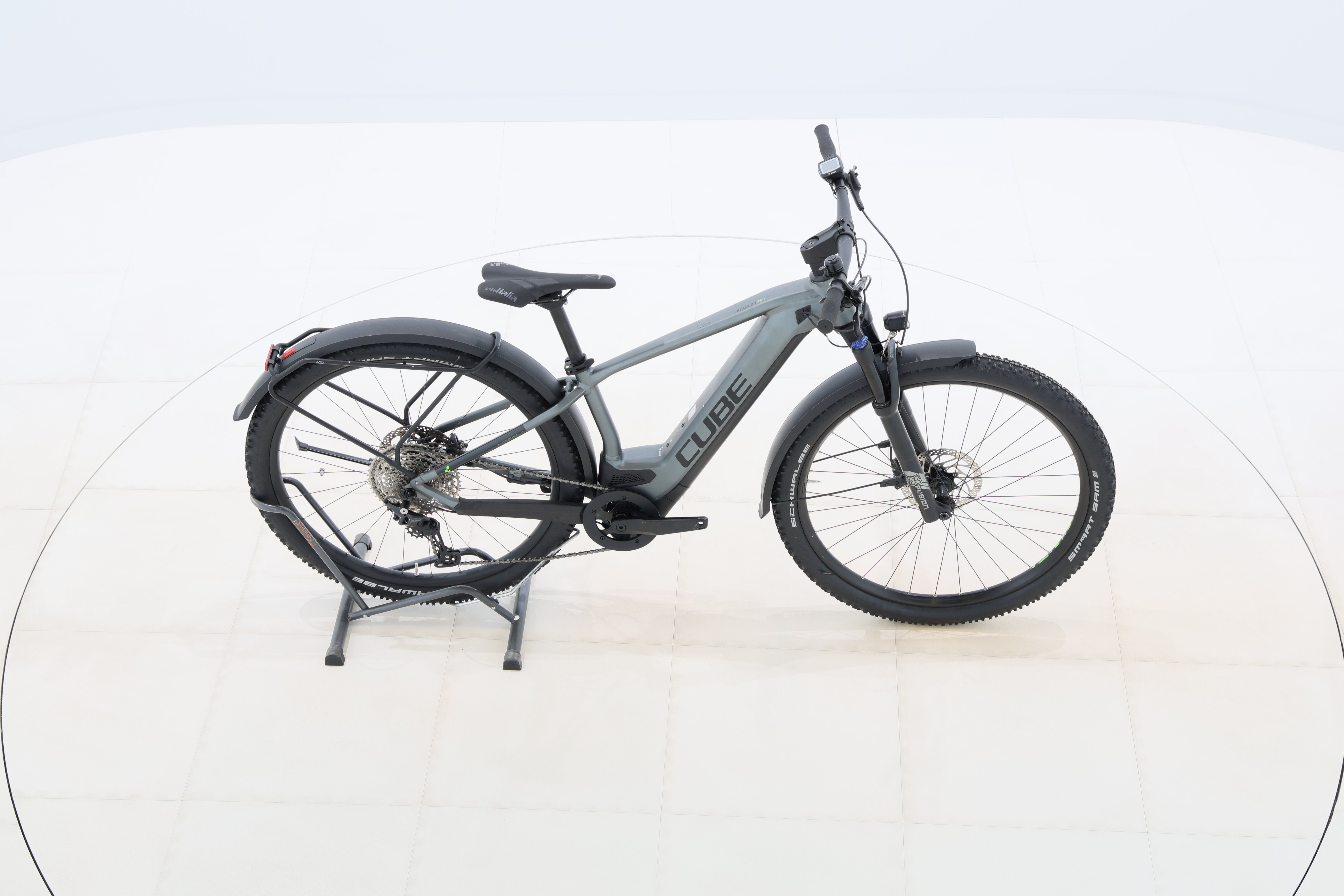 e2f3496a-3da6-4879-bdae-18cde3eb2361