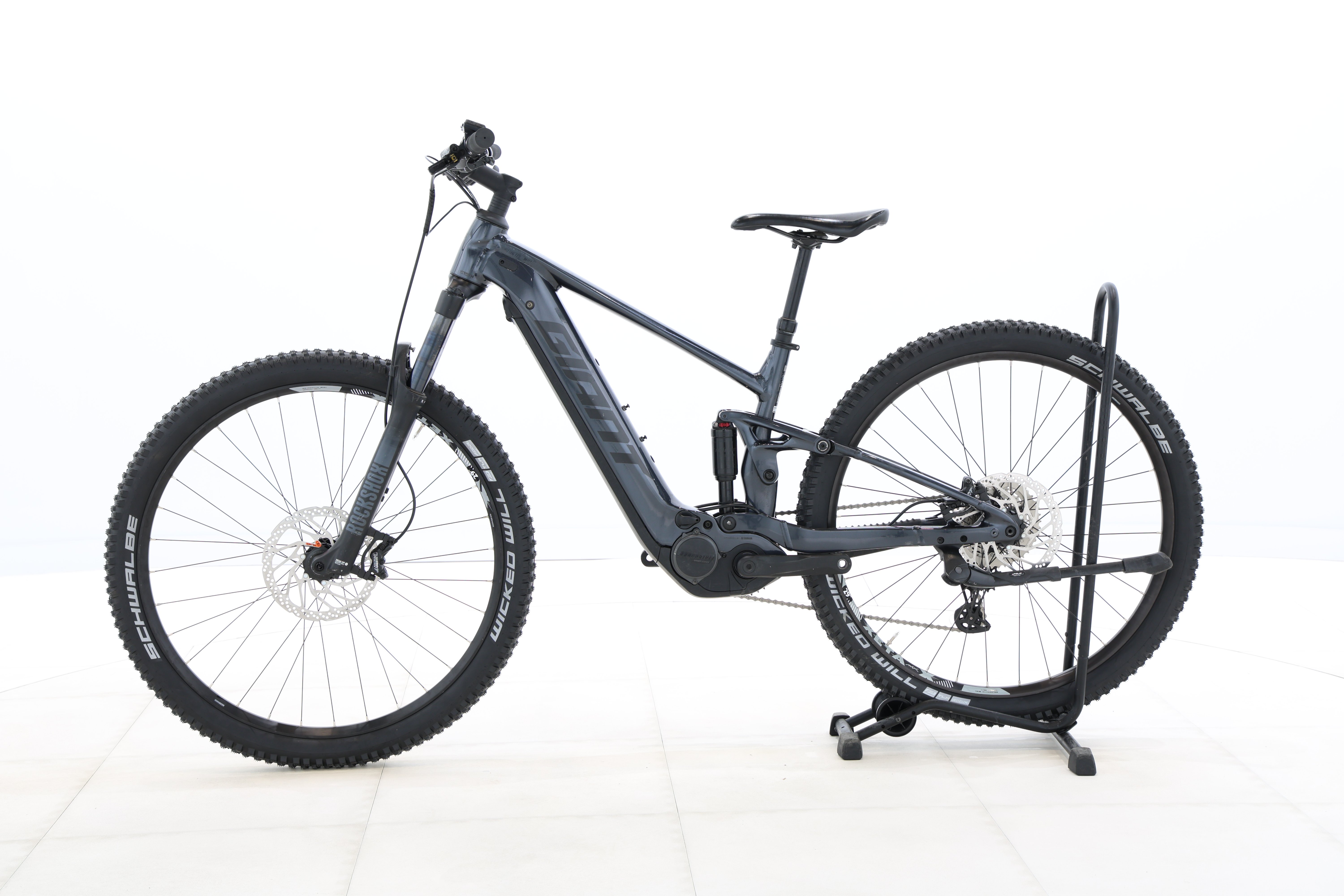 adf5773f-5ba3-4baf-81e3-6e0214df93a5