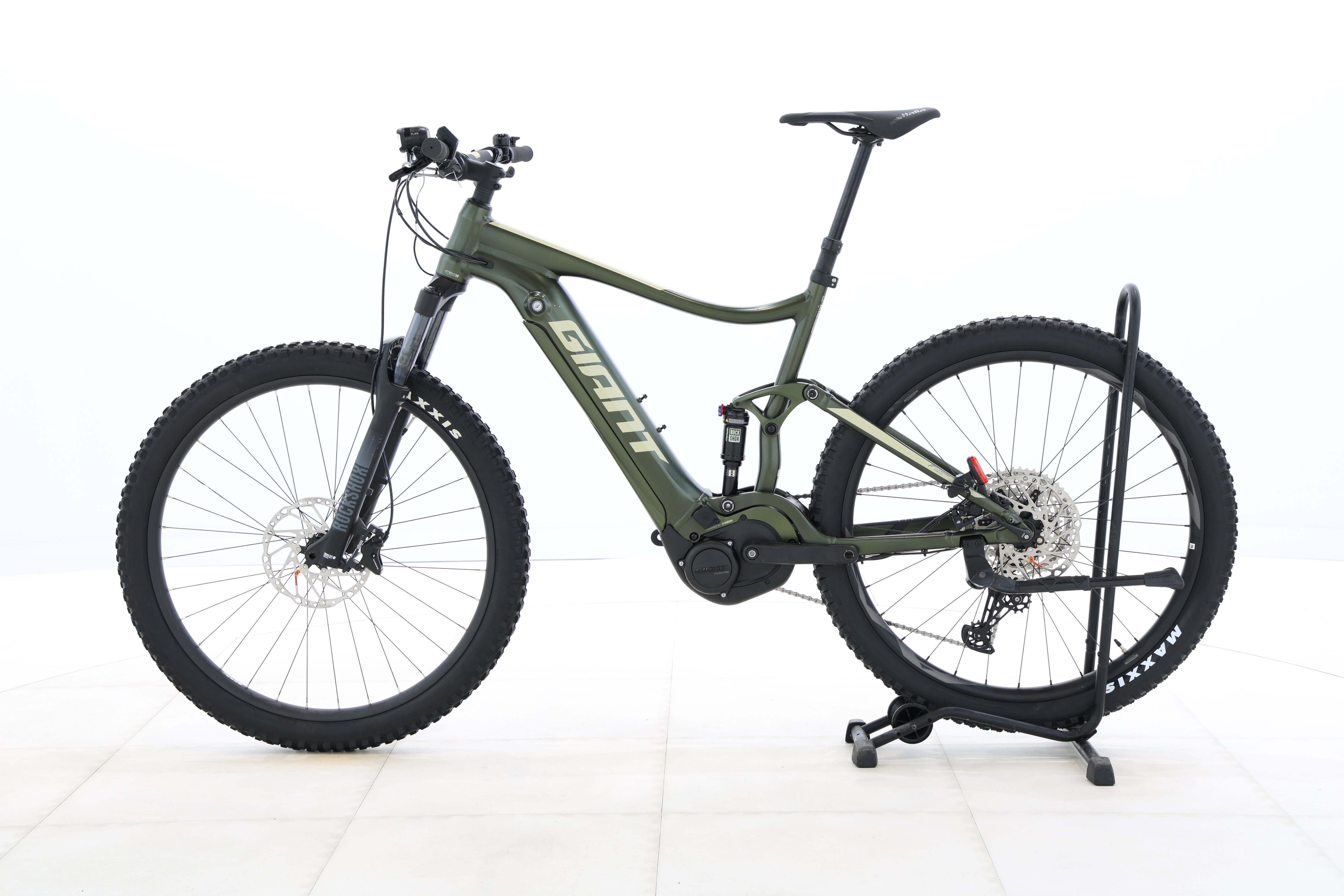 240ba25a-765e-45c1-b82d-fb7da2c95f6d