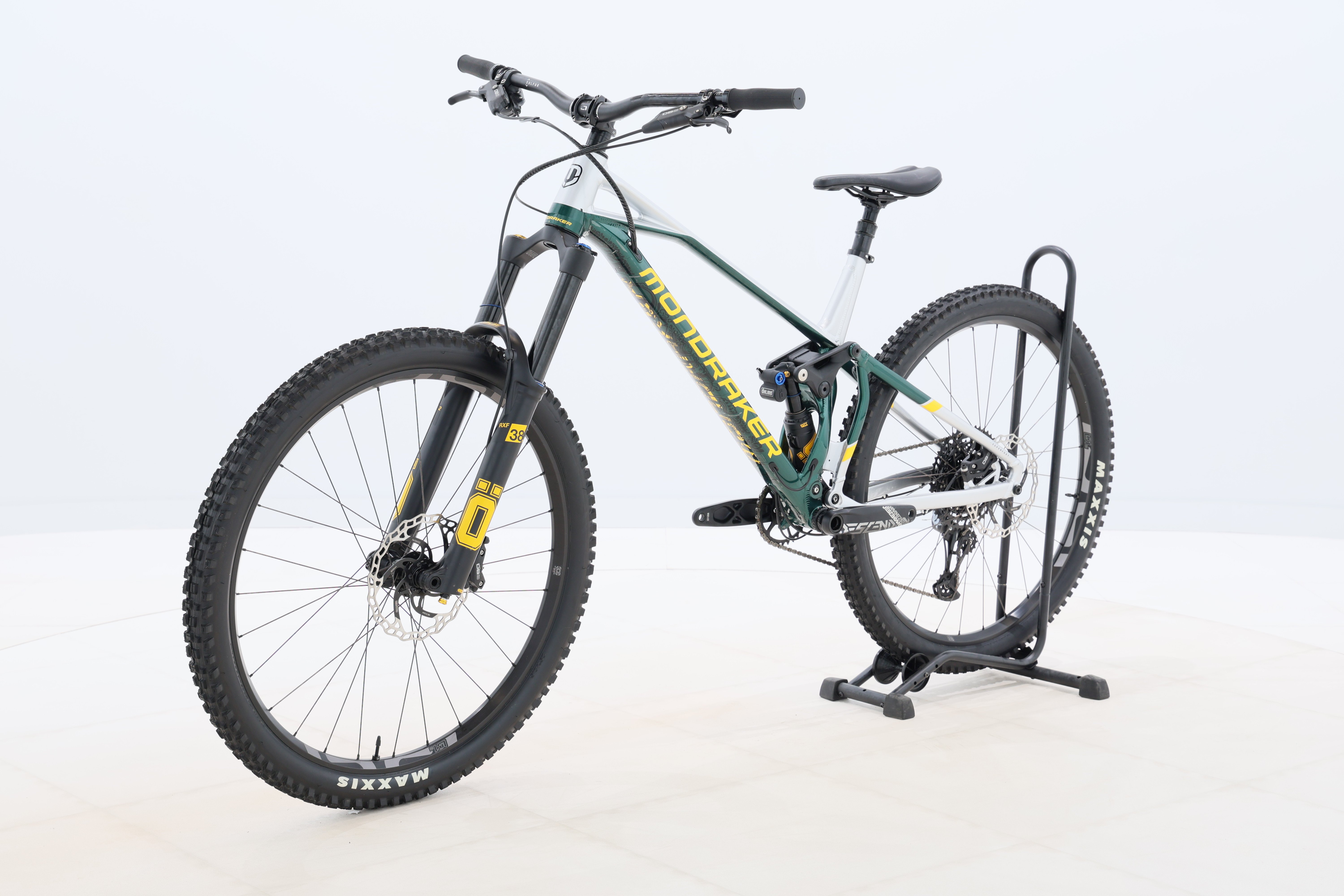 9e318633-d278-45d7-8eff-4aa86e37223b