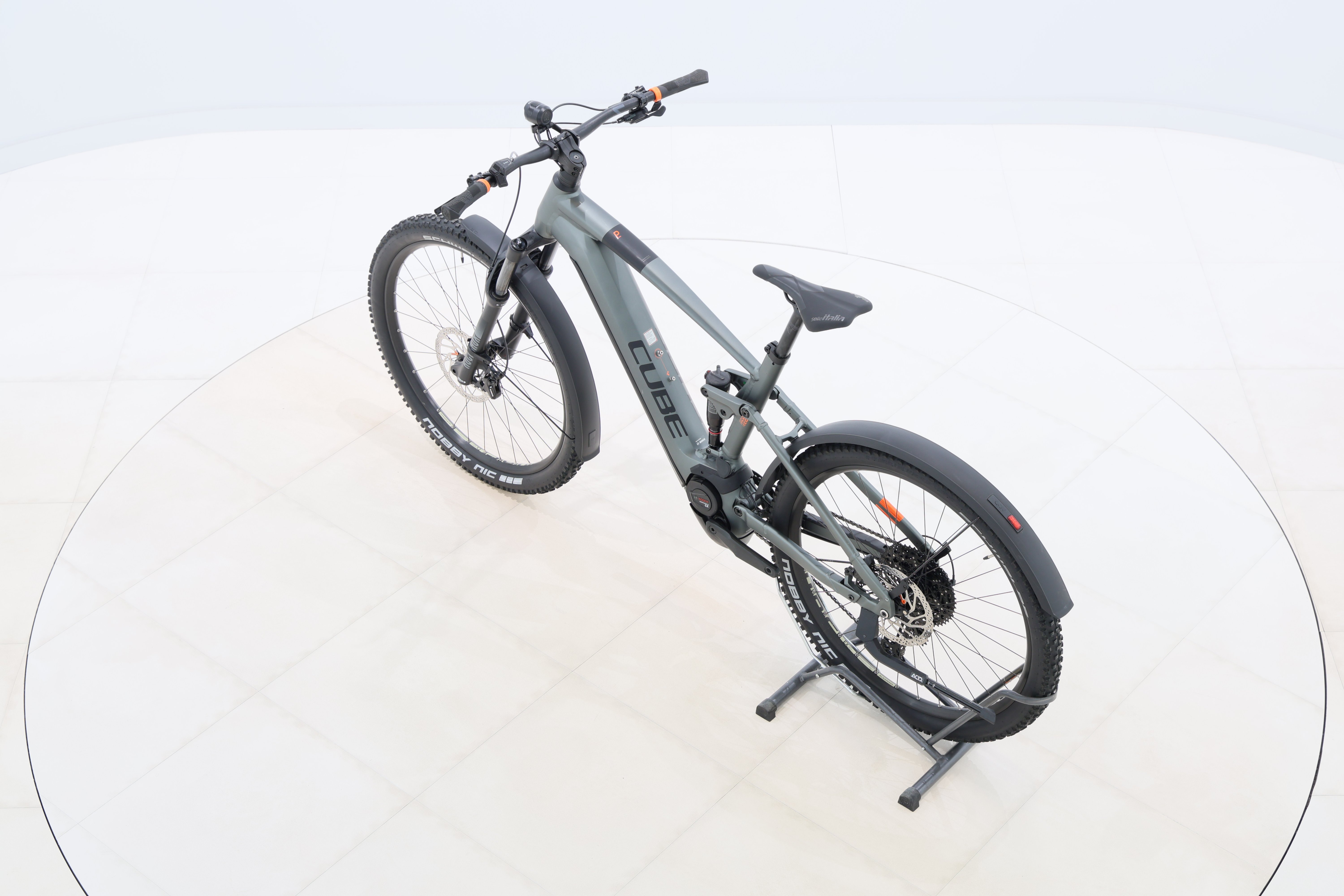 0954b218-f32d-470f-ac7b-a2c74e107979