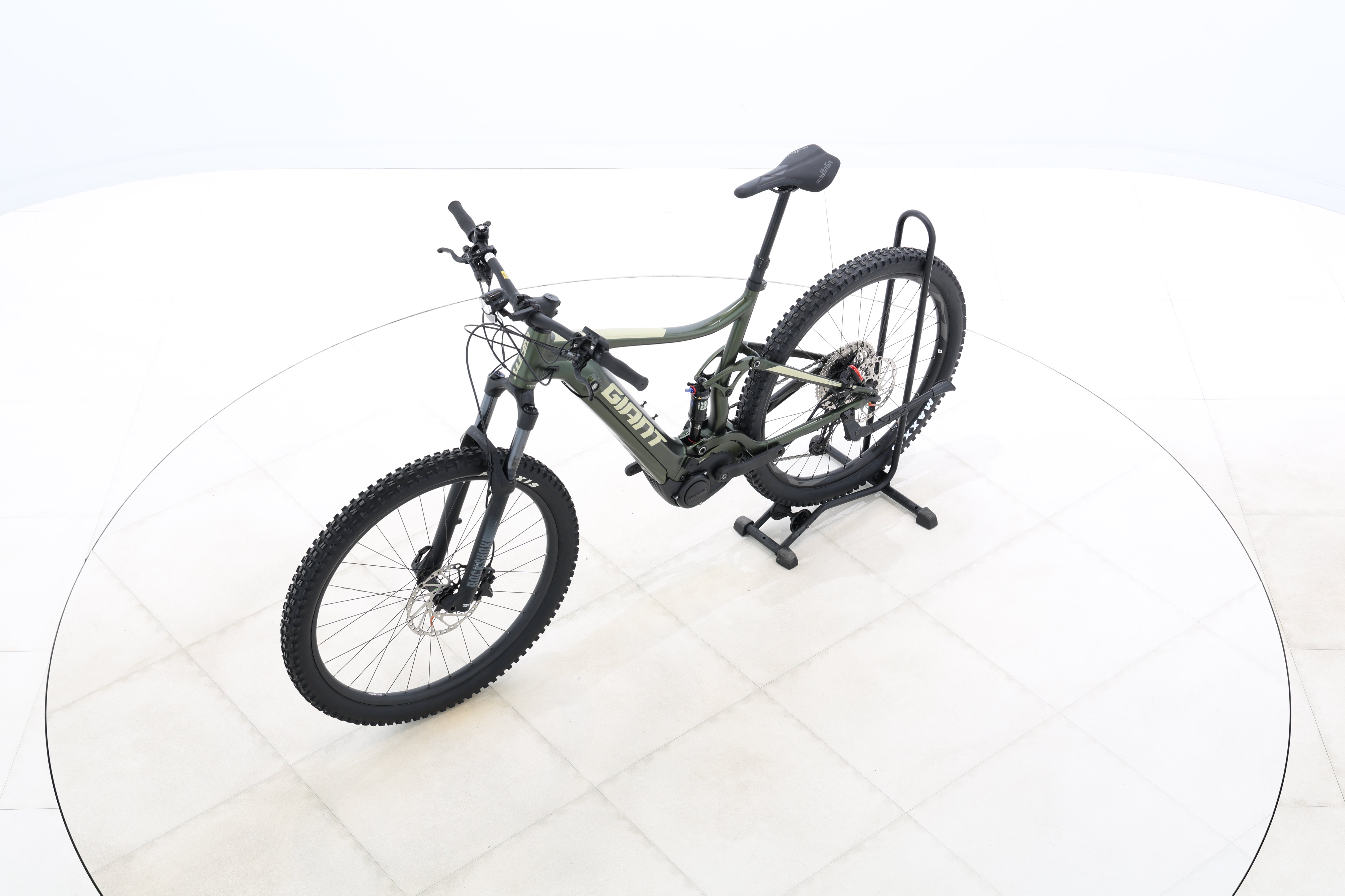 240ba25a-765e-45c1-b82d-fb7da2c95f6d