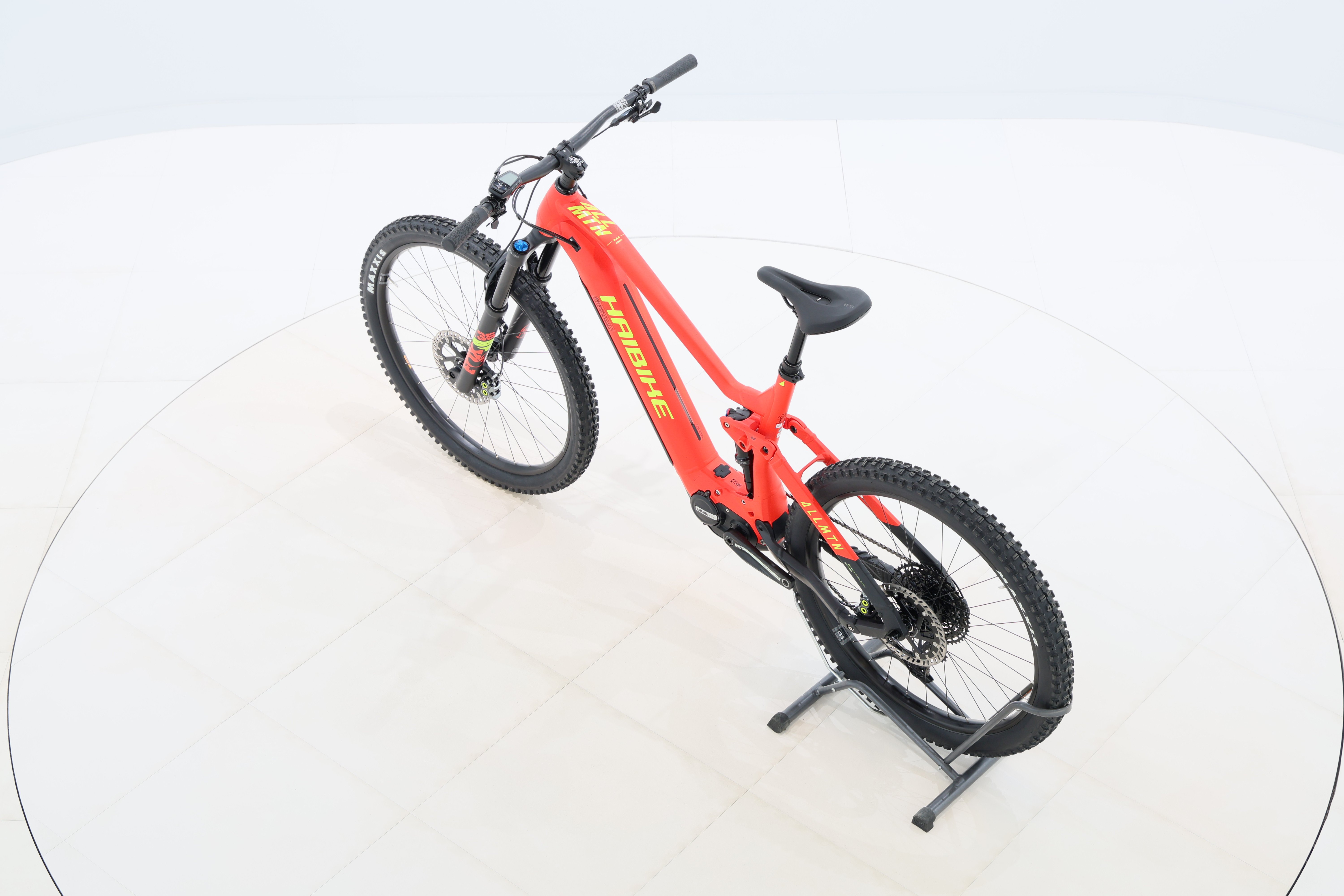 8fbf89b4-62a2-4fd6-b73e-22b03d46e086