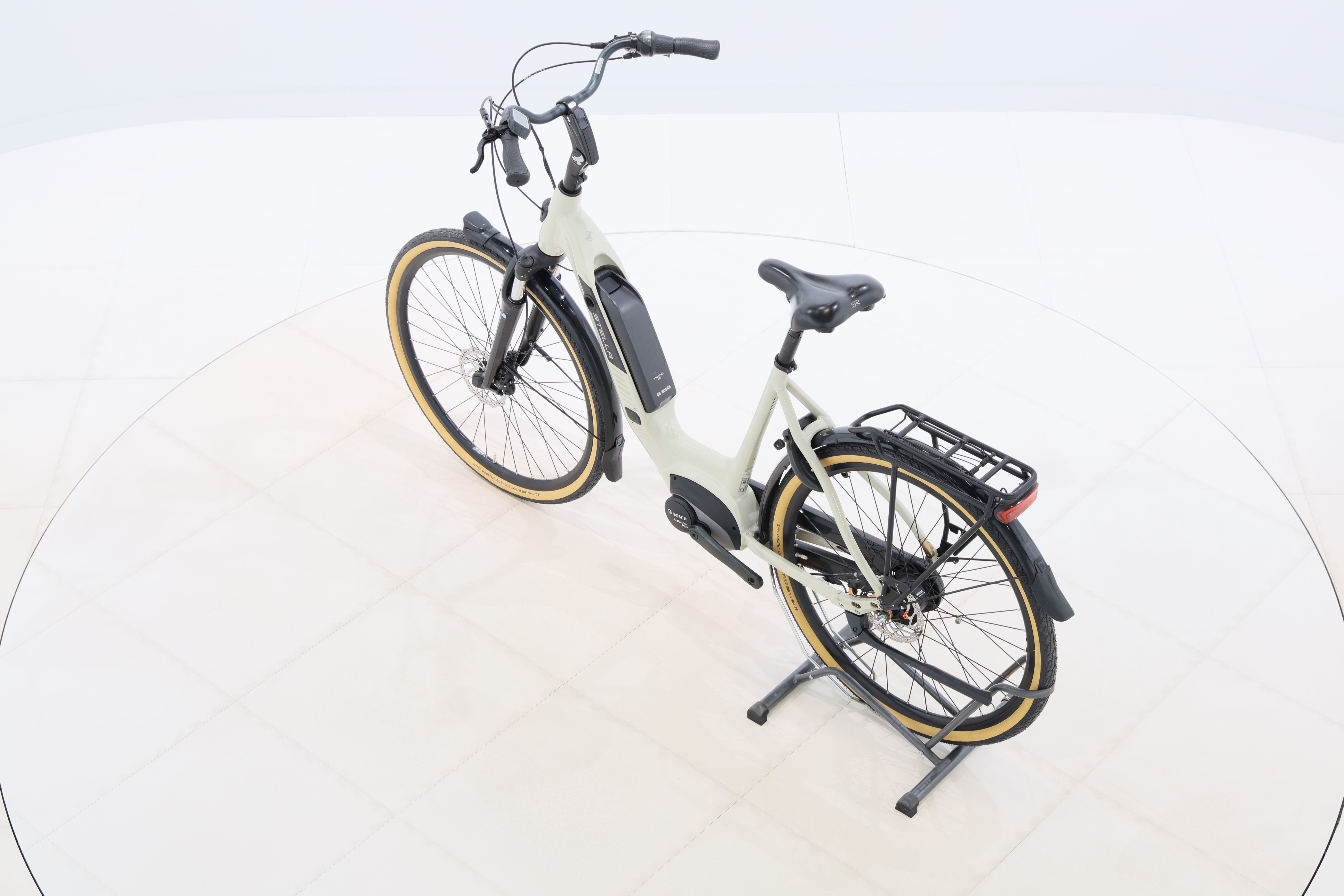 3dc074f7-691d-4214-81a9-6902f33a74db