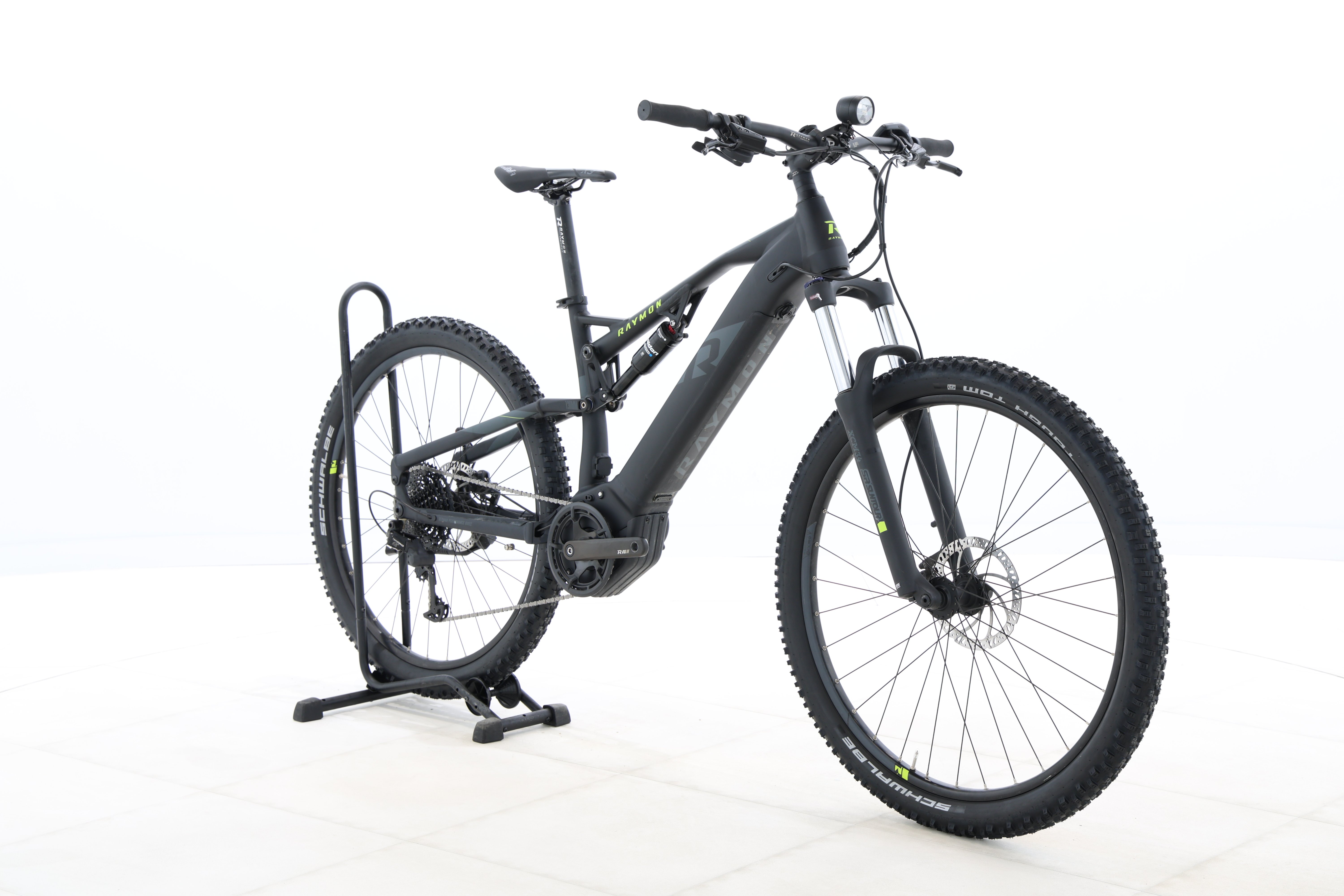 06e0394f-fbeb-4c9d-bb0f-1fa0ed3b0a6c