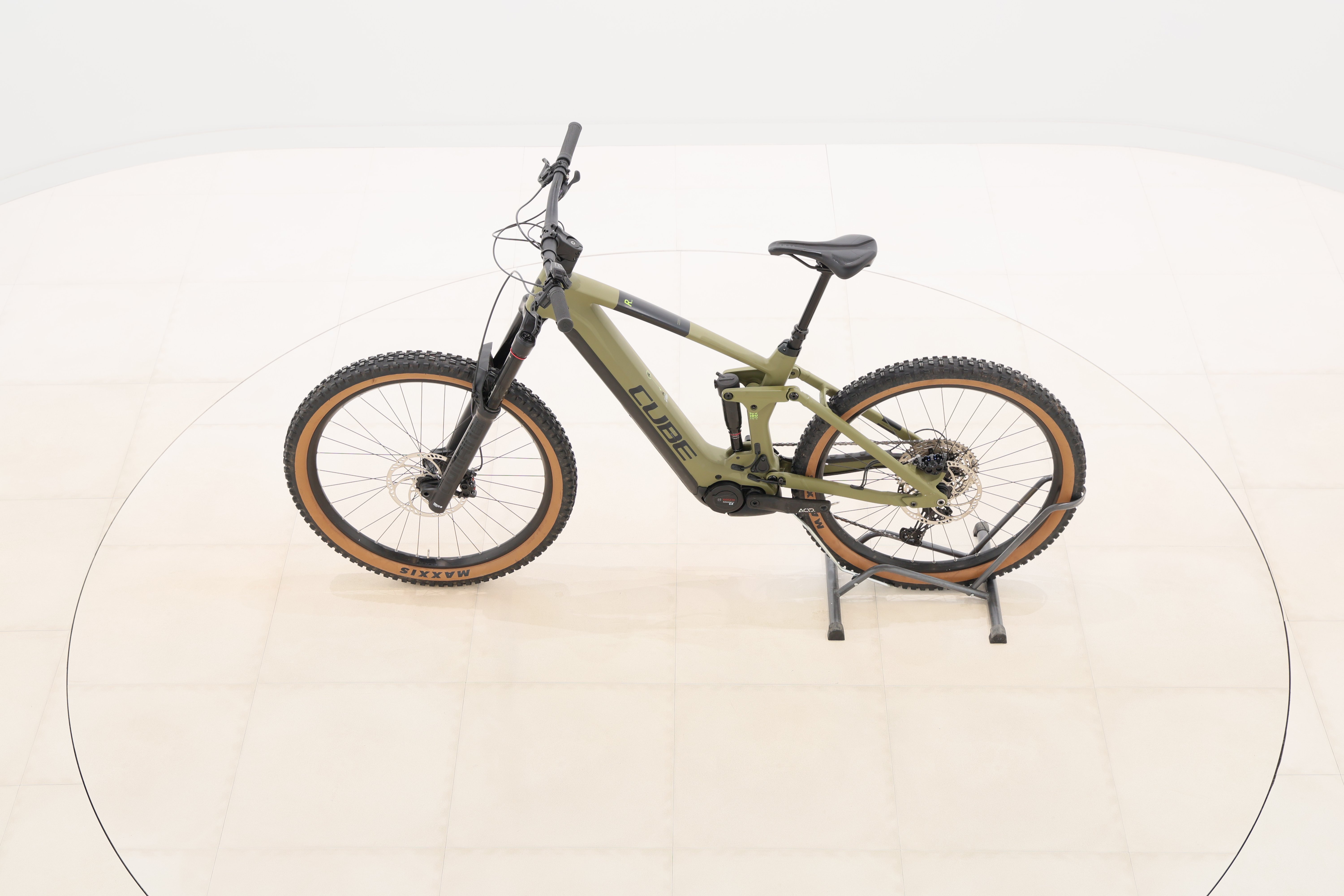 fahrradhelm rücklicht Fahrradhelm mit integriertem wiederaufladbarem Rücklicht – FinBike main image 0
