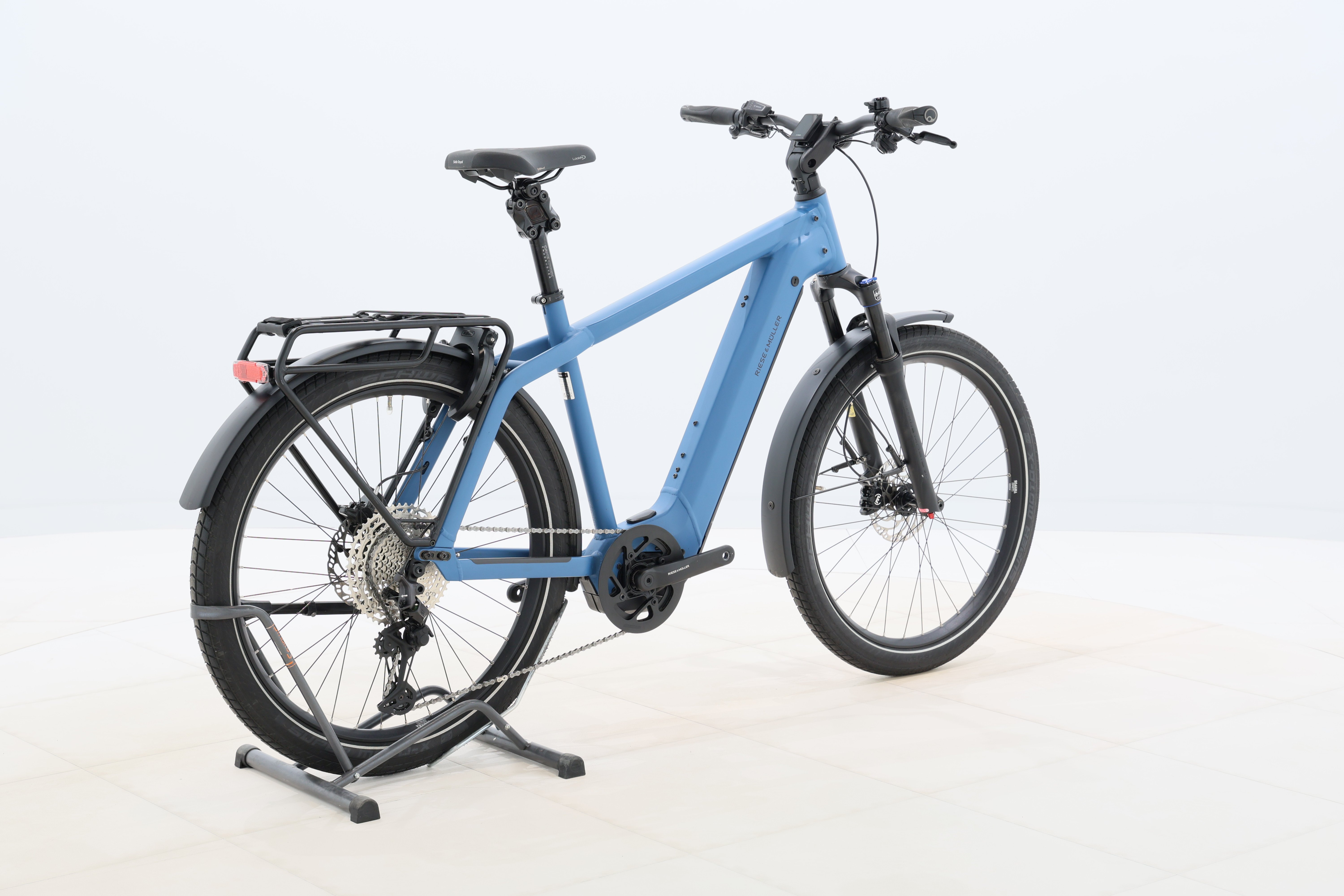 bdf270c4-25d3-421f-a6c2-ed1656078ed0