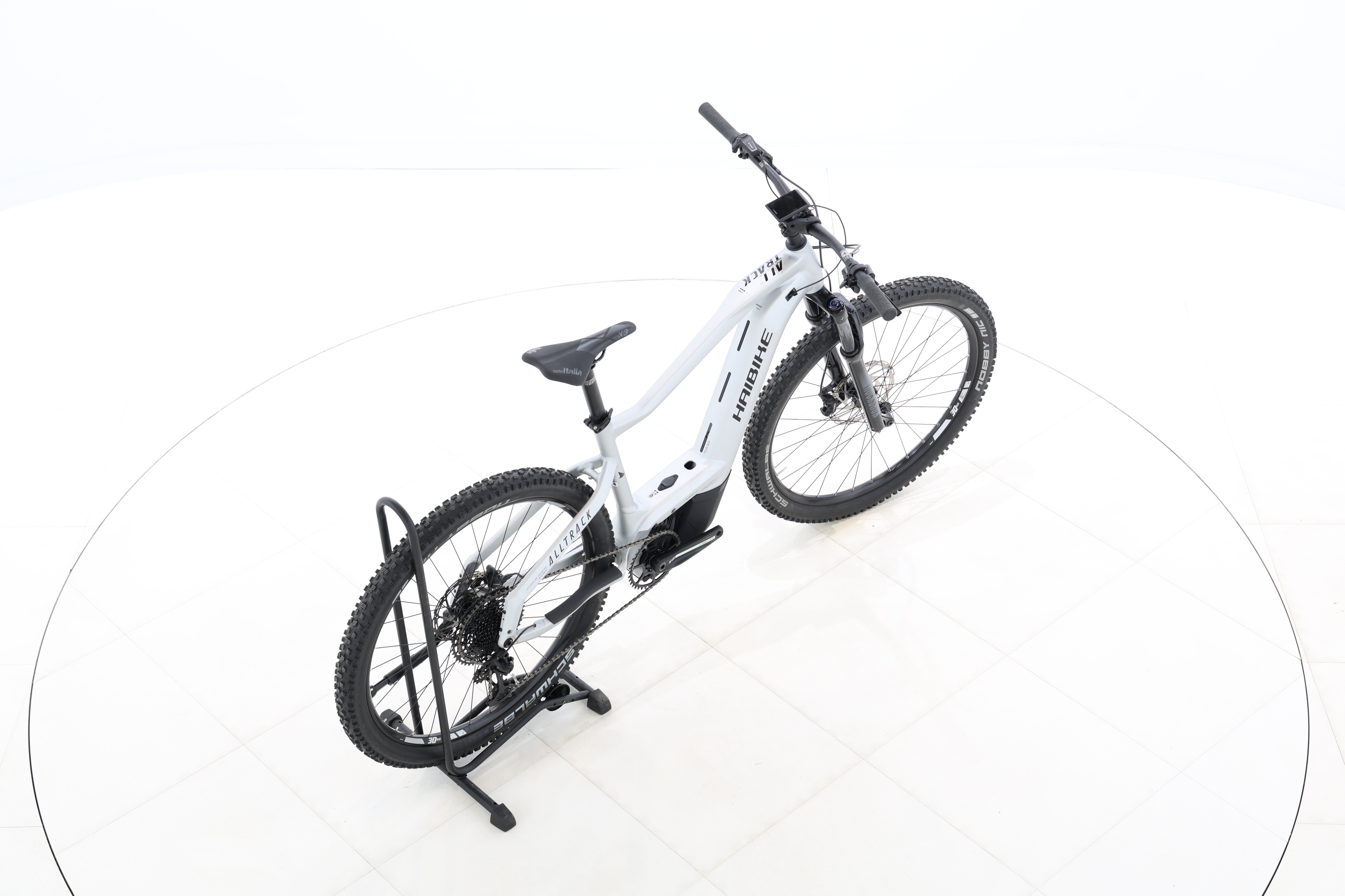 daacd42e-f3b9-43d3-976e-a0e51767083f