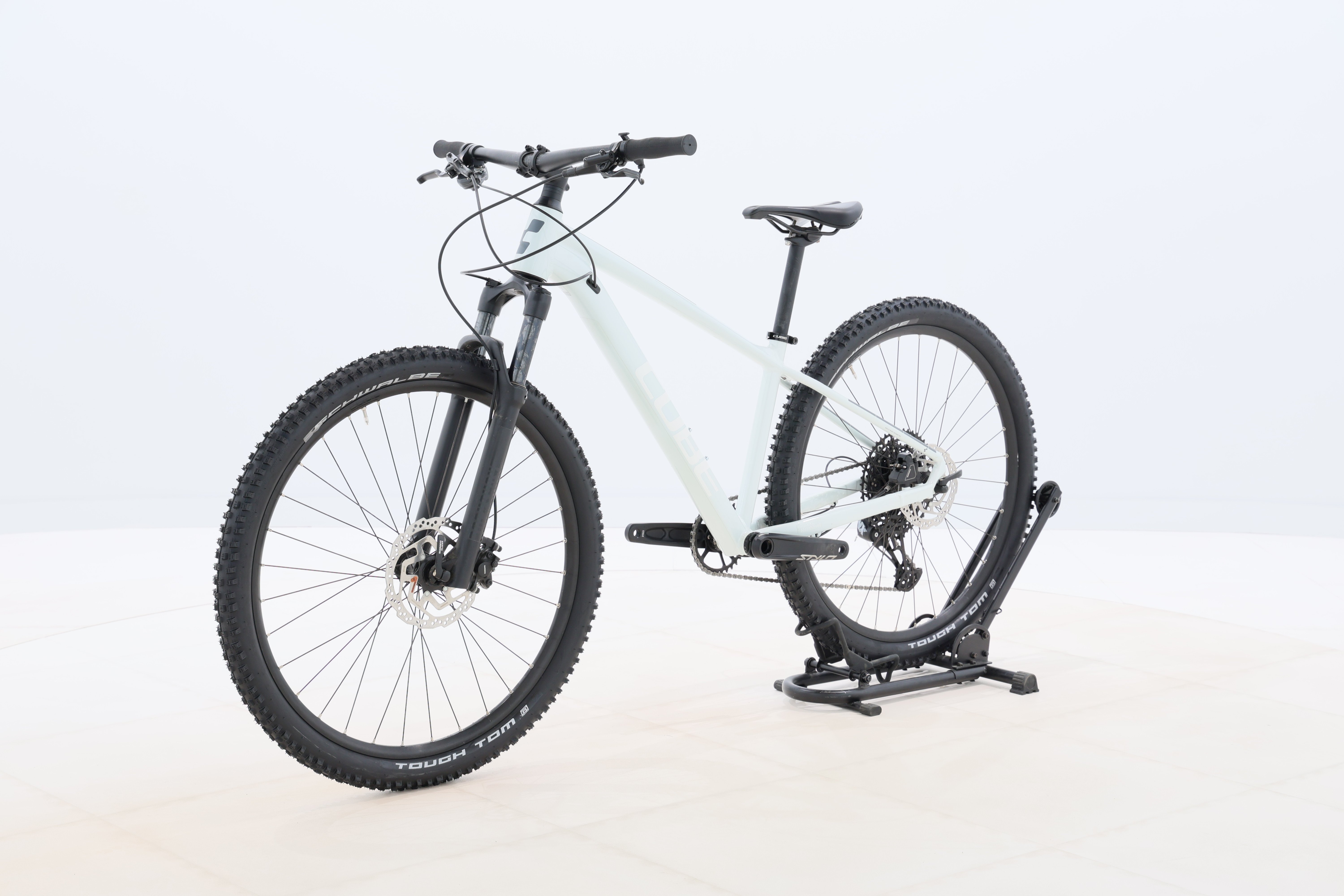 fff896bb-e904-4093-a285-7bfaea76d236